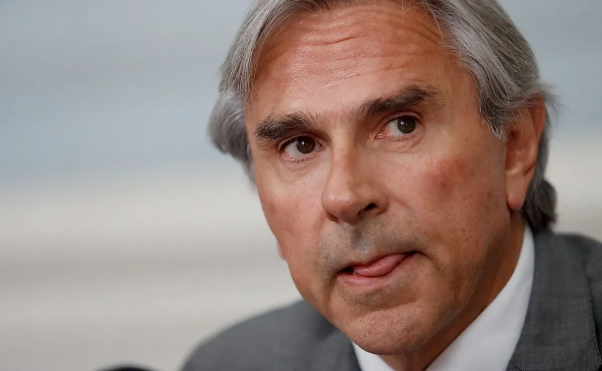 Lee más sobre el artículo MOREIRA CONFIRMA REPOSTULACIÓN AL SENADO