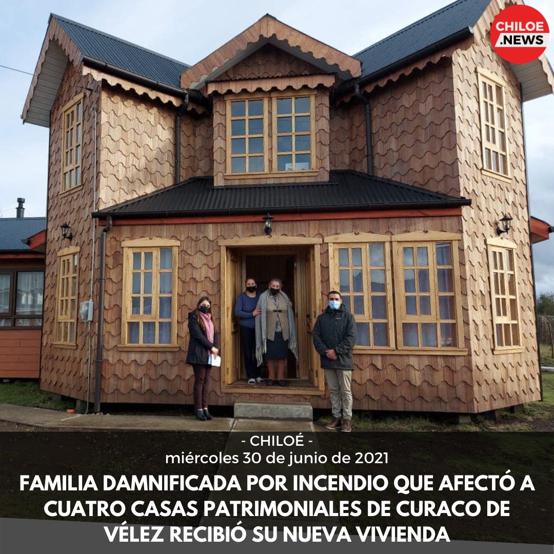 Lee más sobre el artículo La última familia damnificada por incendio que afectó a cuatro casas patrimoniales de Curaco de Vélez recibió su nueva vivienda.
