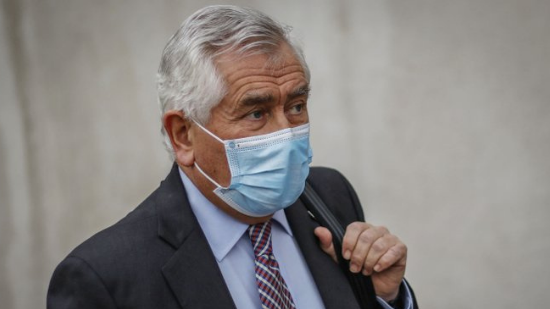 Lee más sobre el artículo Enrique Paris se confiesa: “Tener una opción sexual distinta era muy complejo”