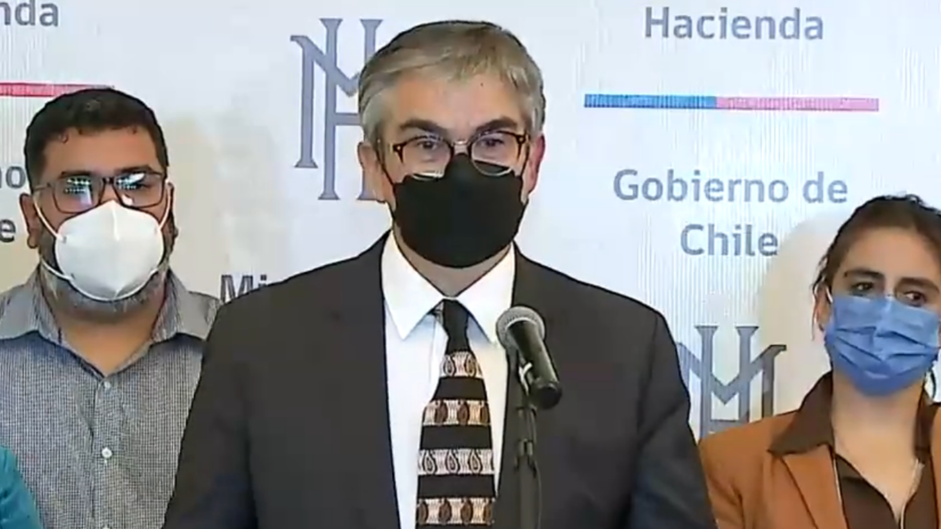 Lee más sobre el artículo GOBIERNO FIJA SUELDO MÍNIMO DE 400 MIL PESOS DESDE AGOSTO