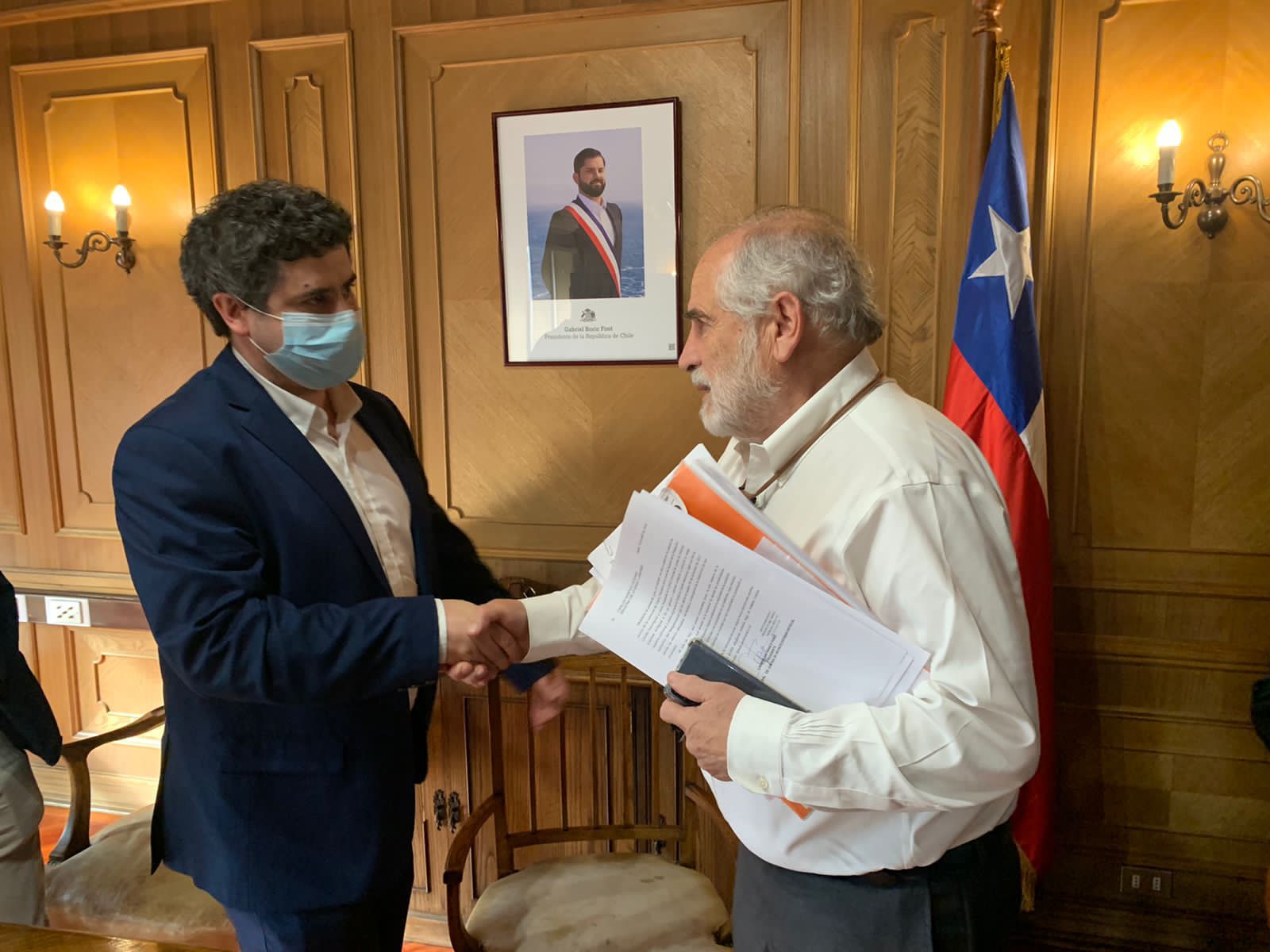 Lee más sobre el artículo Concejal Ignacio Alvarez Vera se reúne con Ministro de Vivienda para priorizar Nuevo Plan Regulador para Castro y conseguir soluciones habitacionales.