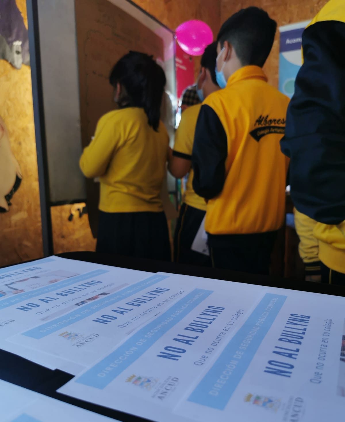 Lee más sobre el artículo Reparticiones municipales participan en feria preventiva “Juventud sin violencia” en colegios ancuditanos