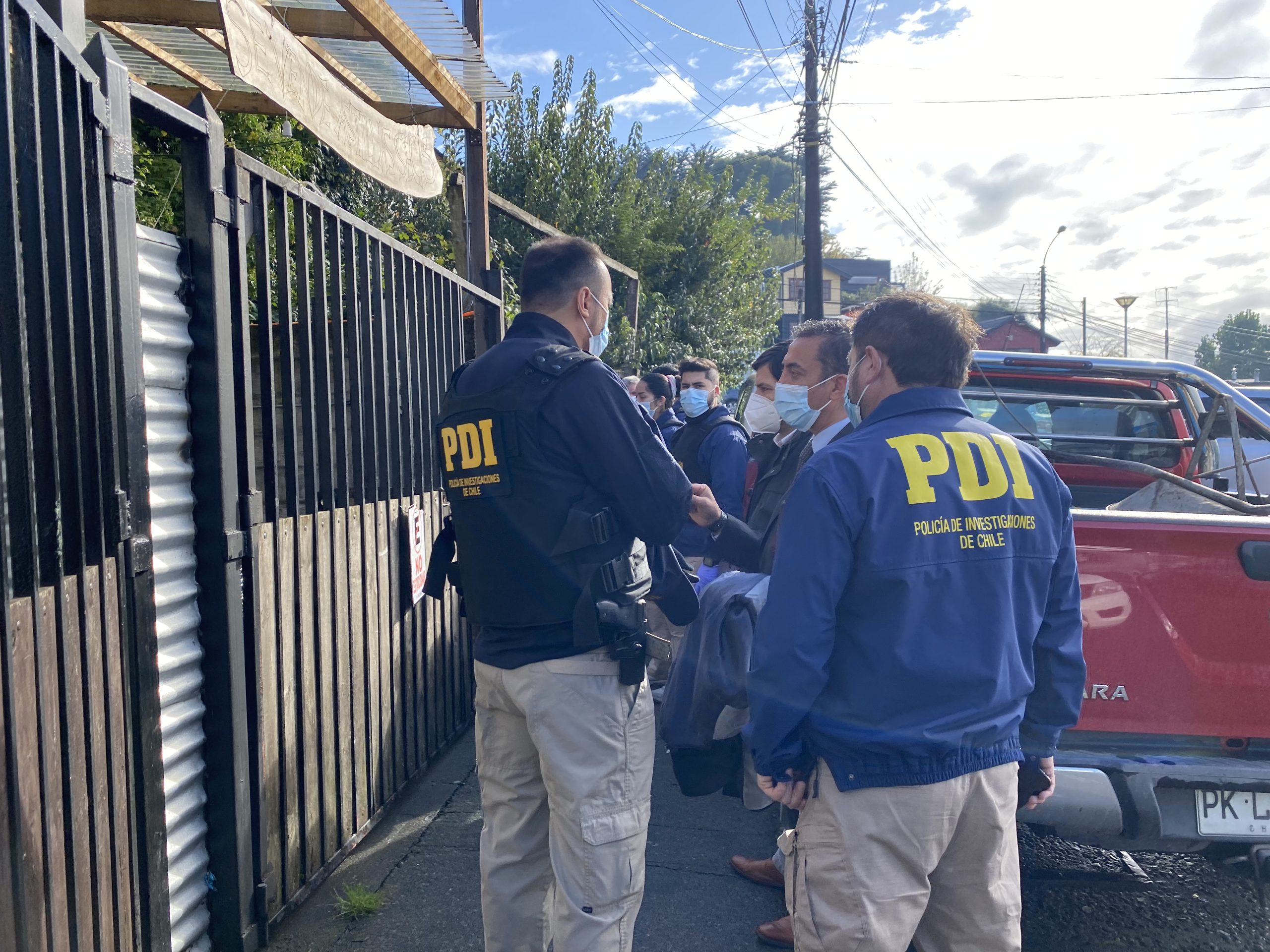 Lee más sobre el artículo SIN RESULTADOS FINALIZARON LAS PERICIAS REALIZADAS EN CALLE LUIS ESPINOZA POR DESAPARICION DE RODRIGO RAMOS