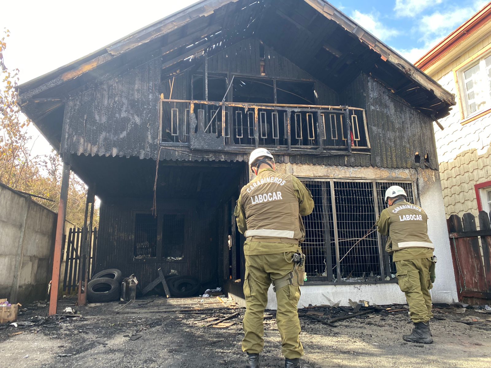 Lee más sobre el artículo INCENDIO DESTRUYÓ BASE SAMU CHILOÉ
