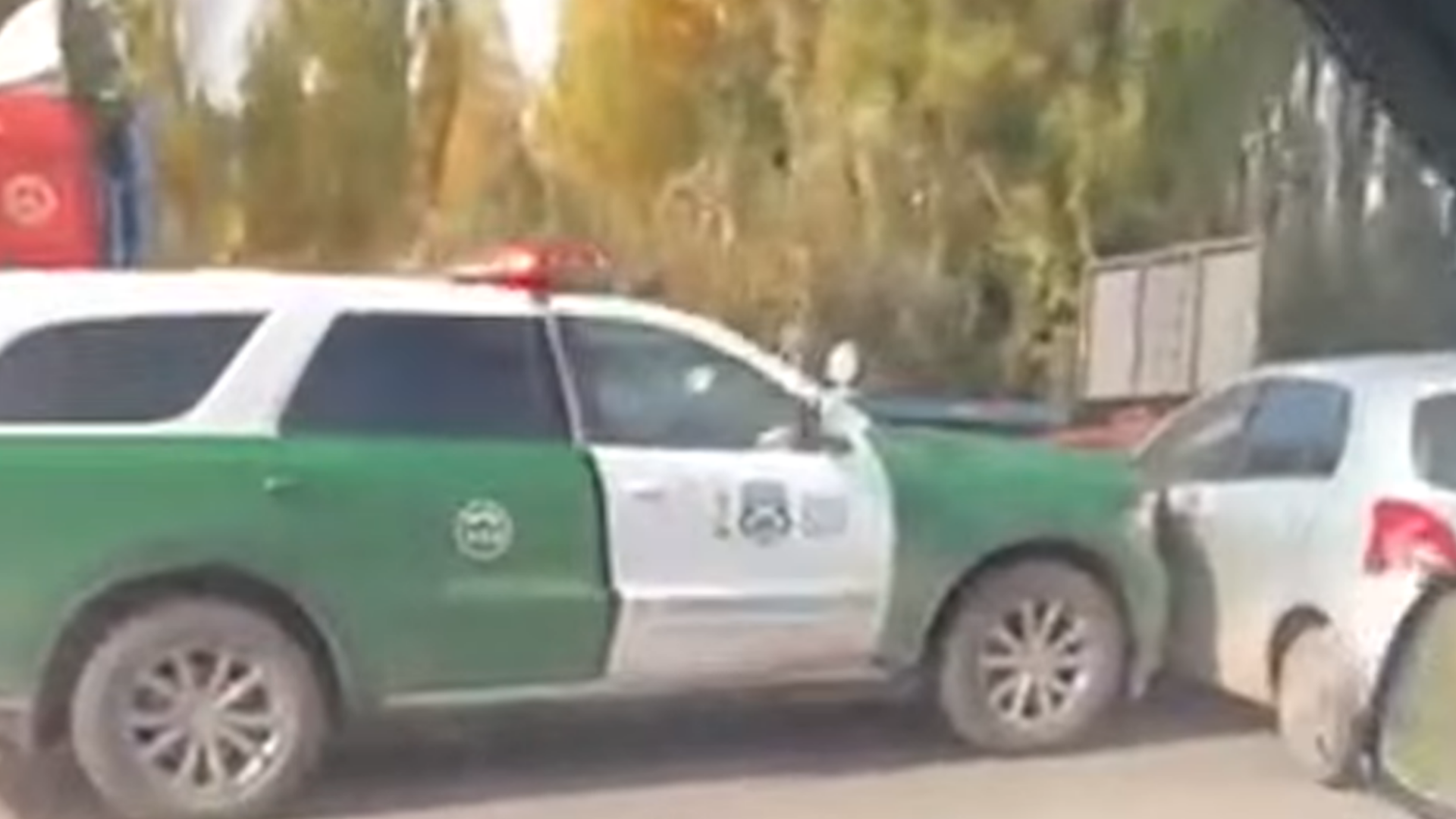 Lee más sobre el artículo SUJETO ES DETENIDO LUEGO DE PROTAGONIZAR PERSECUCIÓN TRAS AGREDIR A UNA MUJER EN PLENA VÍA PÚBLICA EN EL SECTOR DE TEY COMUNA DE CASTRO