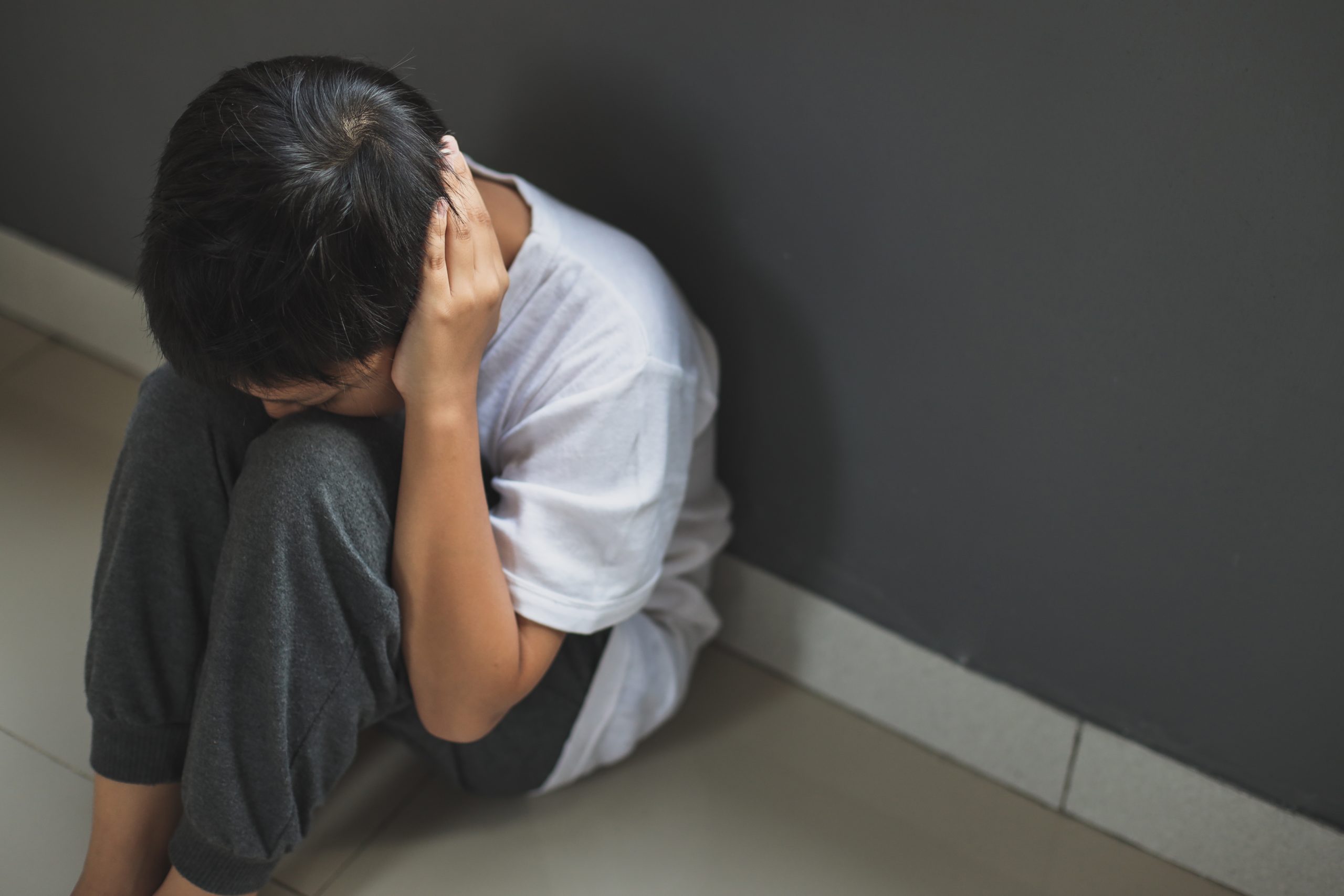 Lee más sobre el artículo Menor de 13 años es agredido por desconocidos en pleno centro de Castro.