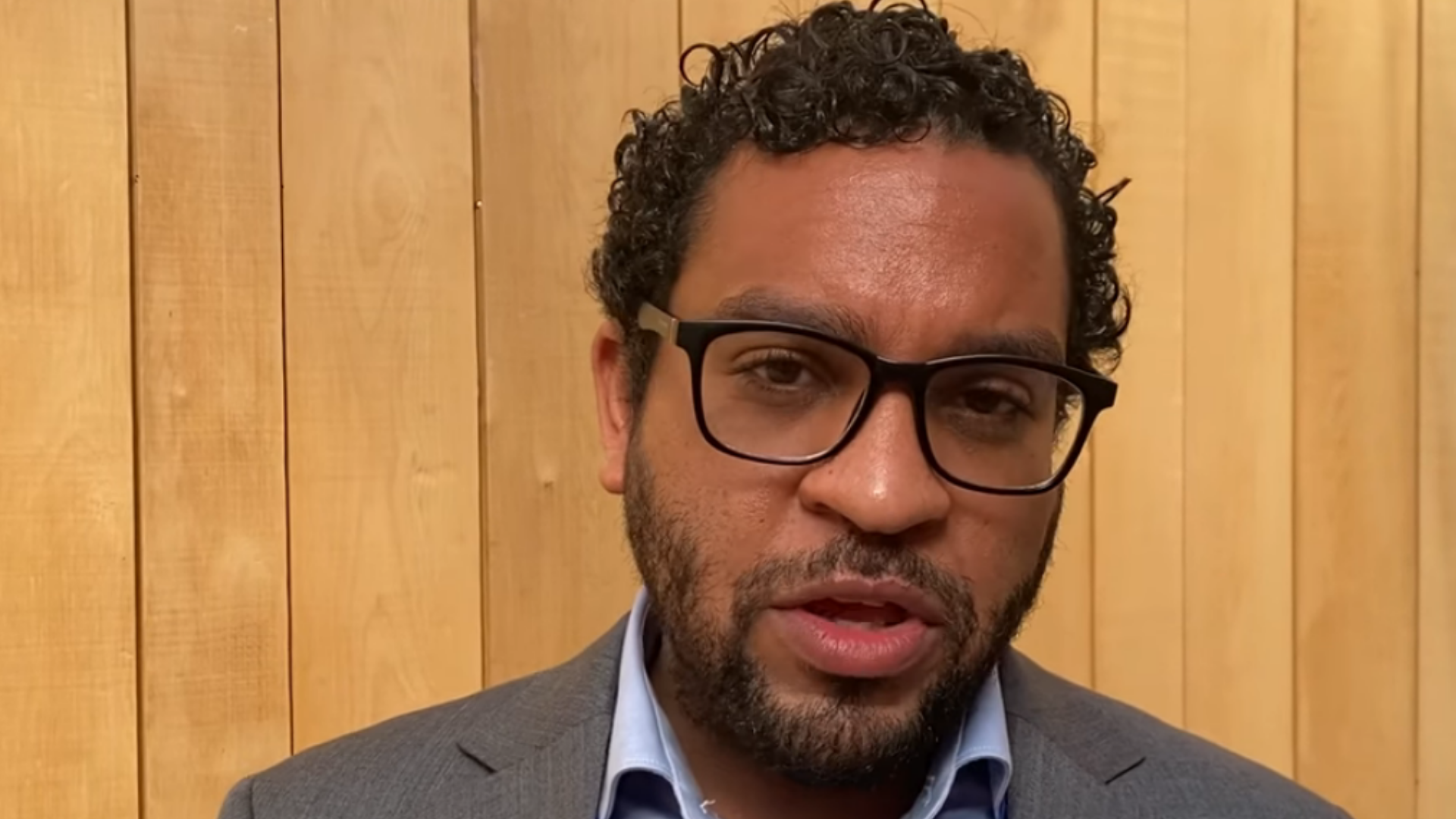 Lee más sobre el artículo SUBSECRETARIO DE ENERGÍA EN CASTRO: «En el tema de la parafina la idea es crear un fondo que equilibre la subida de los precios»