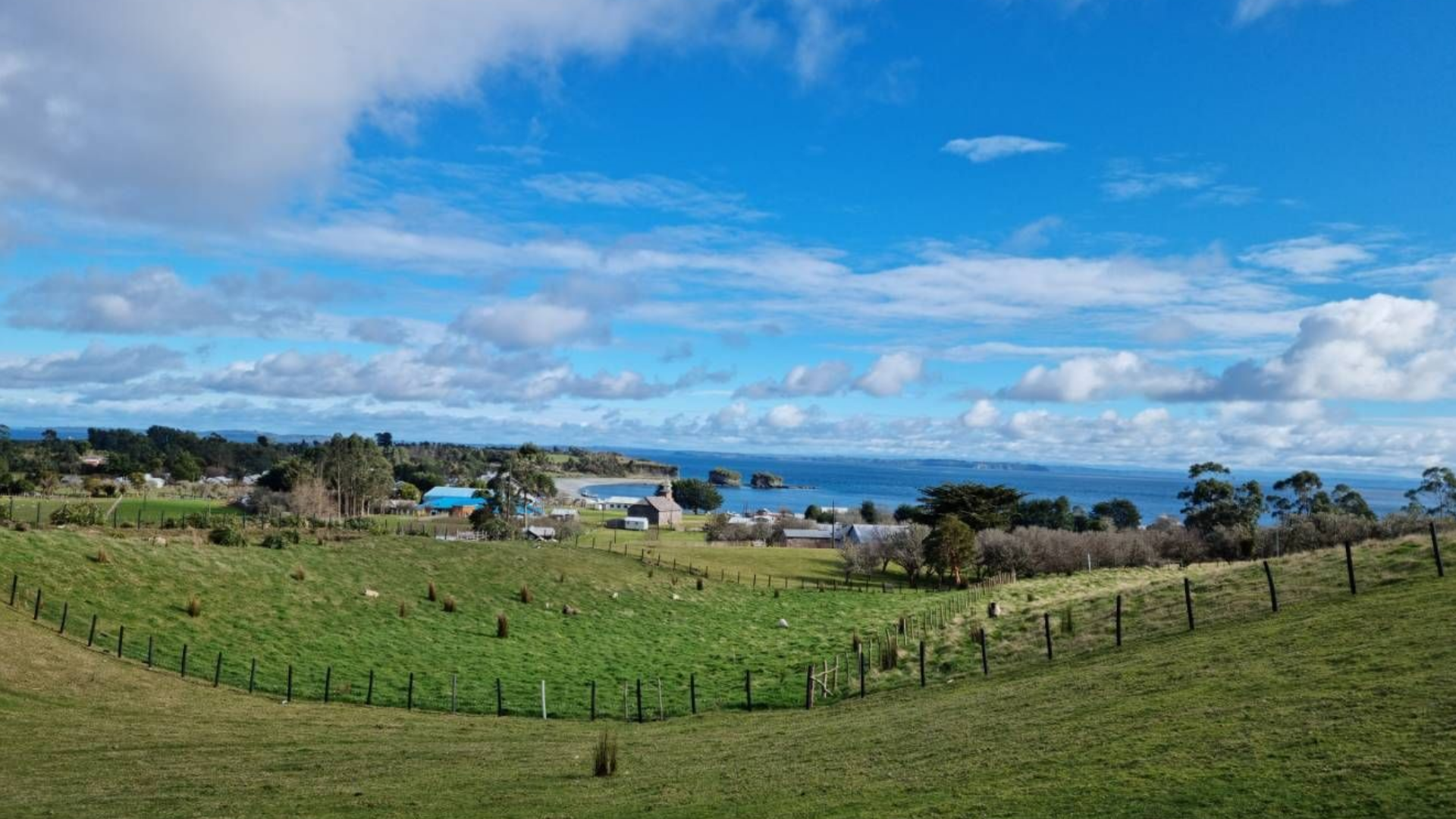 Lee más sobre el artículo Encuentran cuerpo sin vida flotando cerca de la playa en isla tac comuna de Quemchi