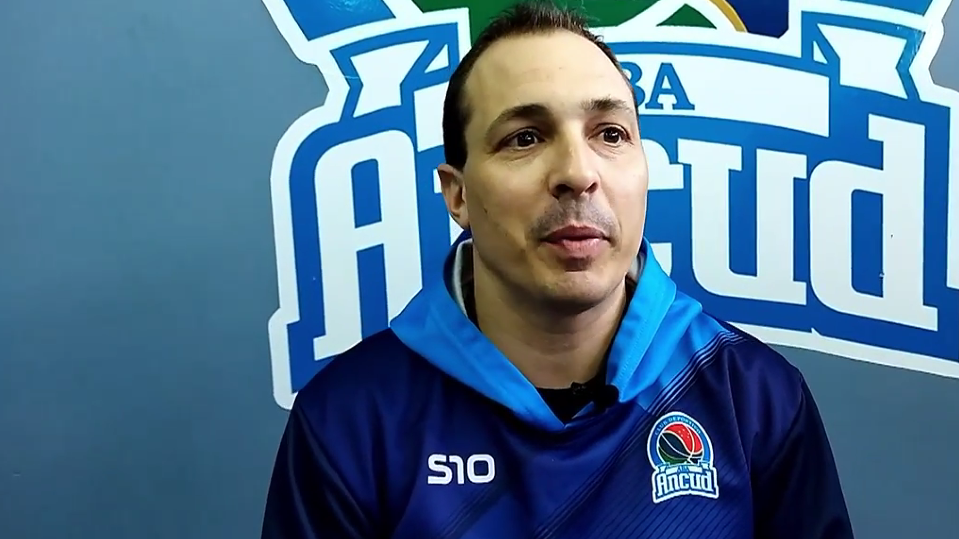 Lee más sobre el artículo ABA ANCUD SE QUEDA SIN TÉCNICO LUEGO NO LOGRAR LLEGAR A LOS PLAY-OFFS DE LA LIGA NACIONAL DE BÁSQUETBOL