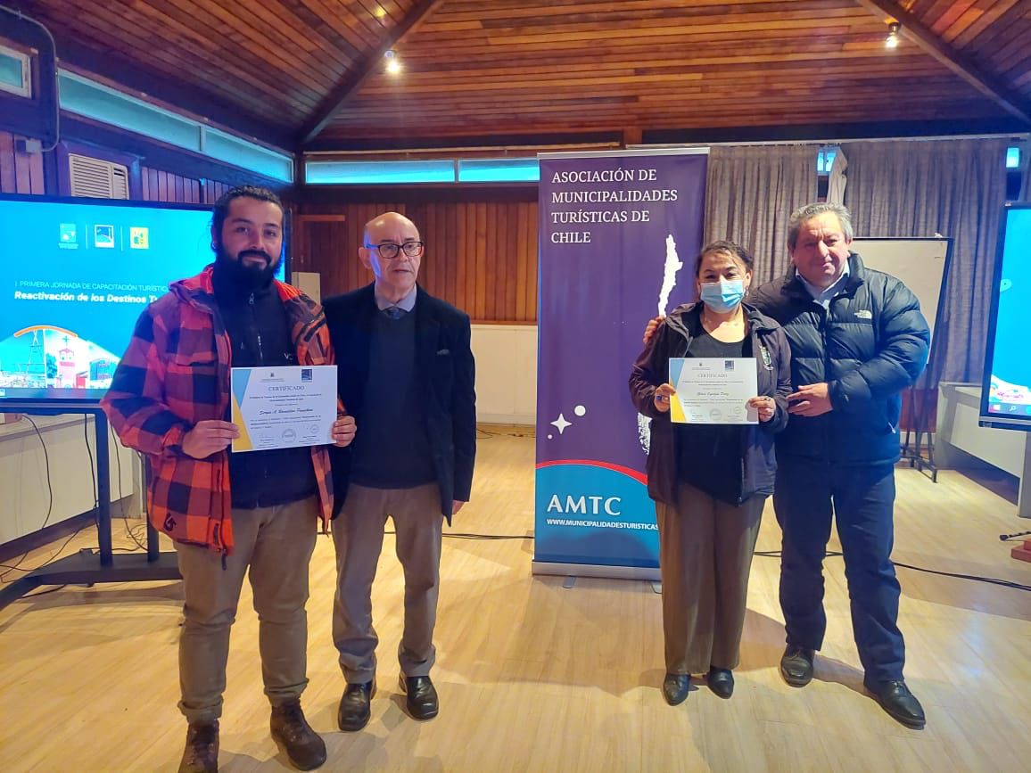 Lee más sobre el artículo MUNICIPIO DE QUINCHAO PARTICIPA DE SEMINARIO “REACTIVACIÓN DE LOS DESTINOS TURÍSTICOS” EN EL QUISCO