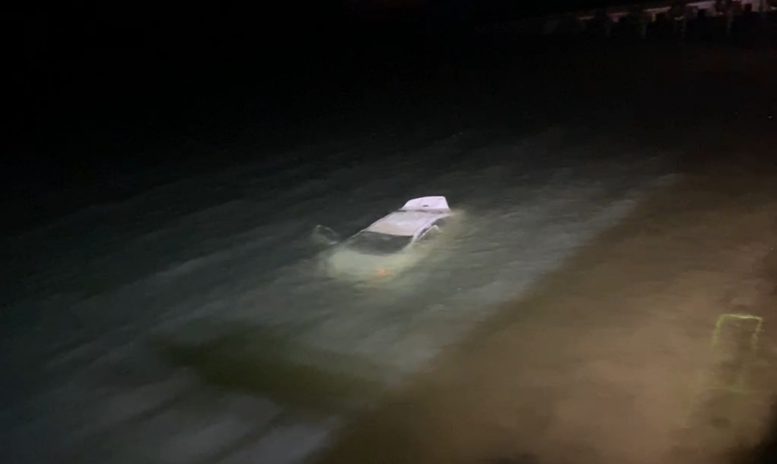 Lee más sobre el artículo AMPLIAN EL PLAZO DE DETENCIÓN DE SUJETO QUE CONDUÍA EBRIO UN VEHÍCULO QUE CAYÓ AL MAR, EN SECTOR PUERTO DE CASTRO, HECHO DONDE PERDIÓ LA VIDA UNA JOVEN MUJER