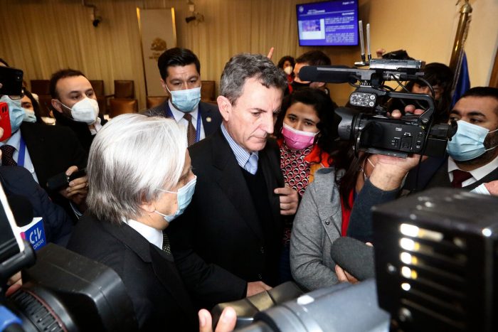 Lee más sobre el artículo Diputado Ultraderechista Gonzalo de la Carrera agrede a golpes a vicepresidente de la Cámara de Diputadas y Diputados.