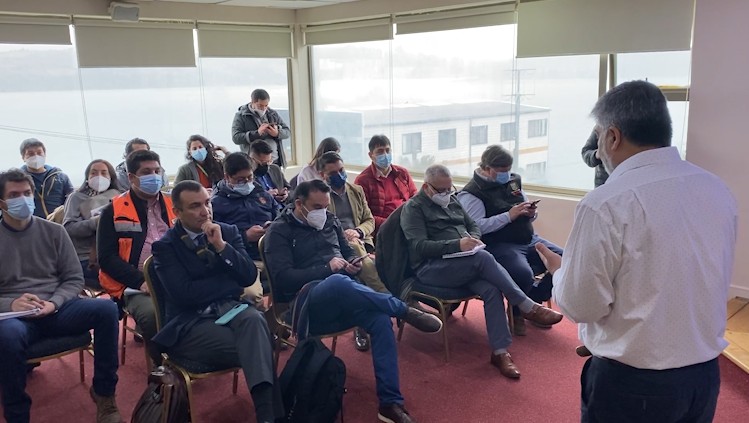 Lee más sobre el artículo MOP SE REUNE CON ALCALDES DE CHILOÉ PARA BUSCAR UNA SOLUCIÓN A LA CRISIS CAMINERA