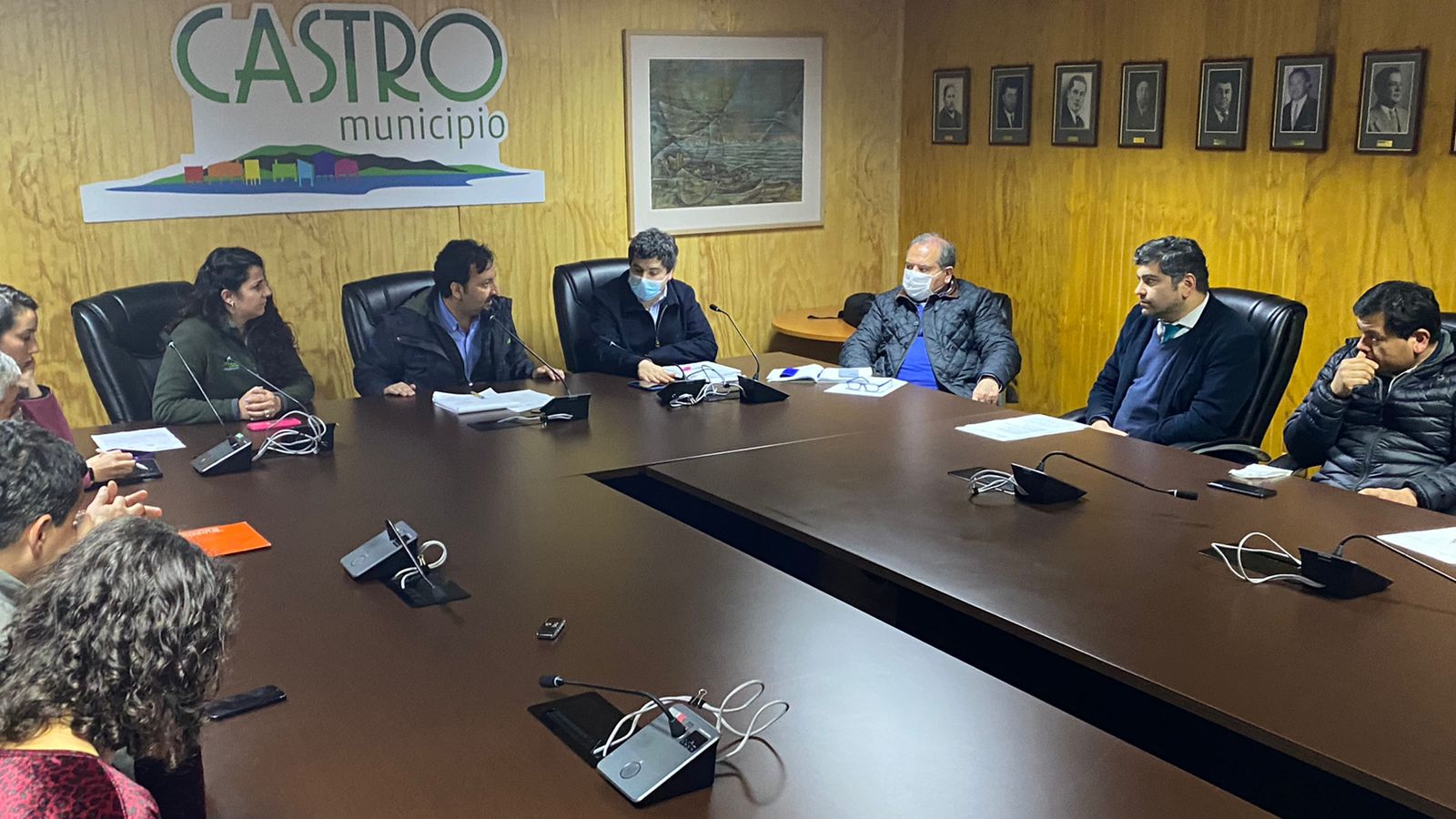 Lee más sobre el artículo Comisión del Consejo Regional visita Castro por situación de Posta Chelín y Alcalde no asiste a la reunión.