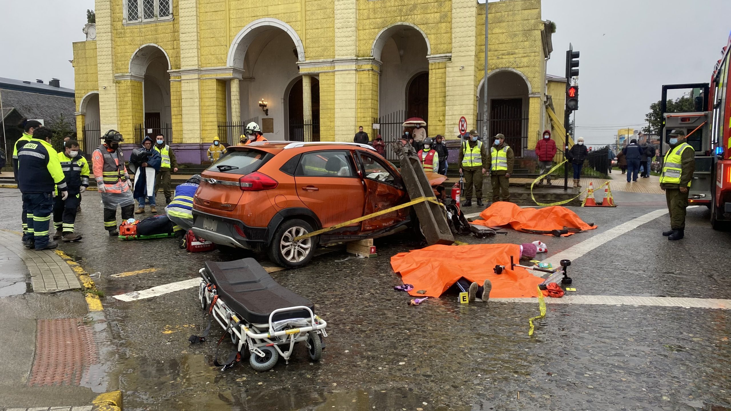 Lee más sobre el artículo Realizan impactante simulacro de accidente de tránsito, para crear conciencia en la conducción responsable para estas fiestas patrias