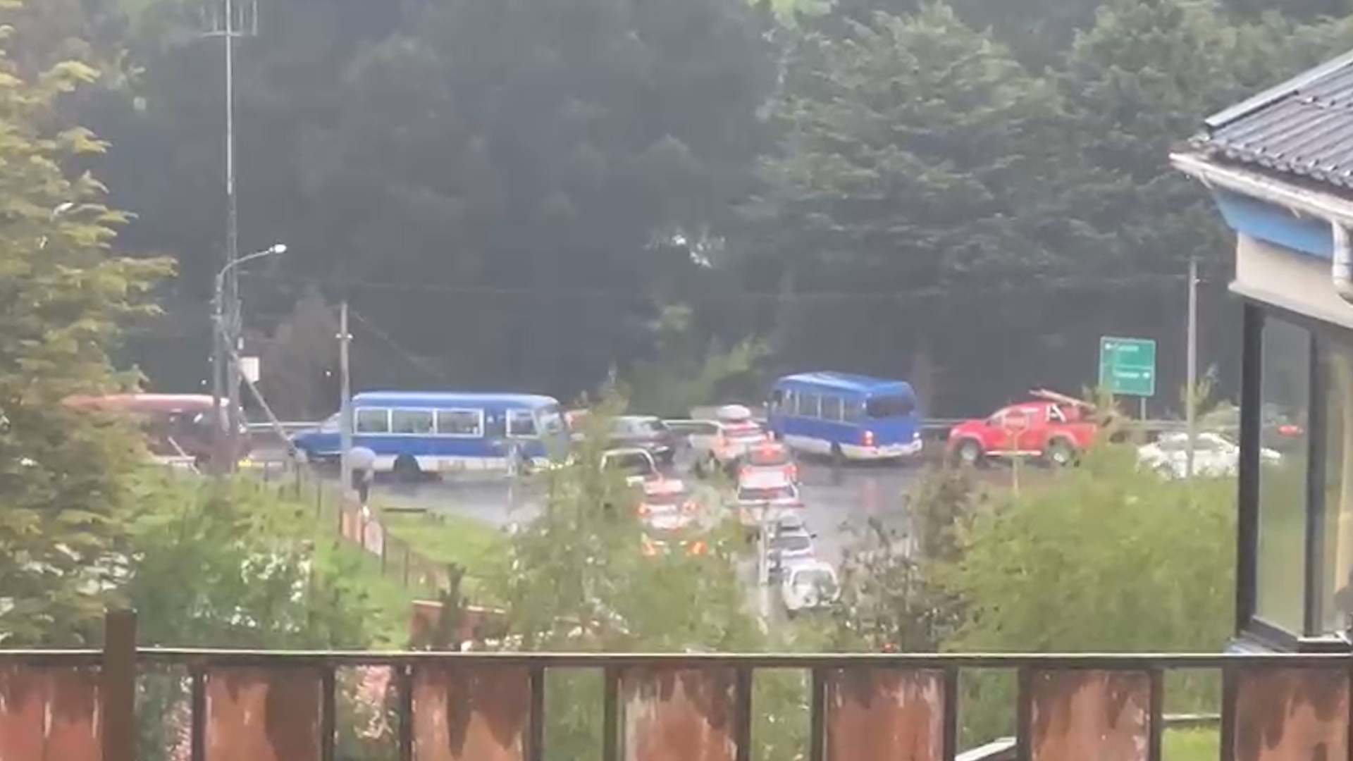 Lee más sobre el artículo La Ley del más vivo: Vecino del sector Ten Ten denuncia colapso vial debido a la actitud de choferes que utilizan «atajo» en las inmediaciones de SODIMAC.