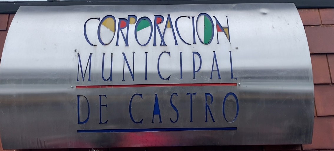 Lee más sobre el artículo Profesores de Liceo Politécnico demuestran su total incertidumbre debido al escenario económico que vive la Corporación Municipal de Castro.