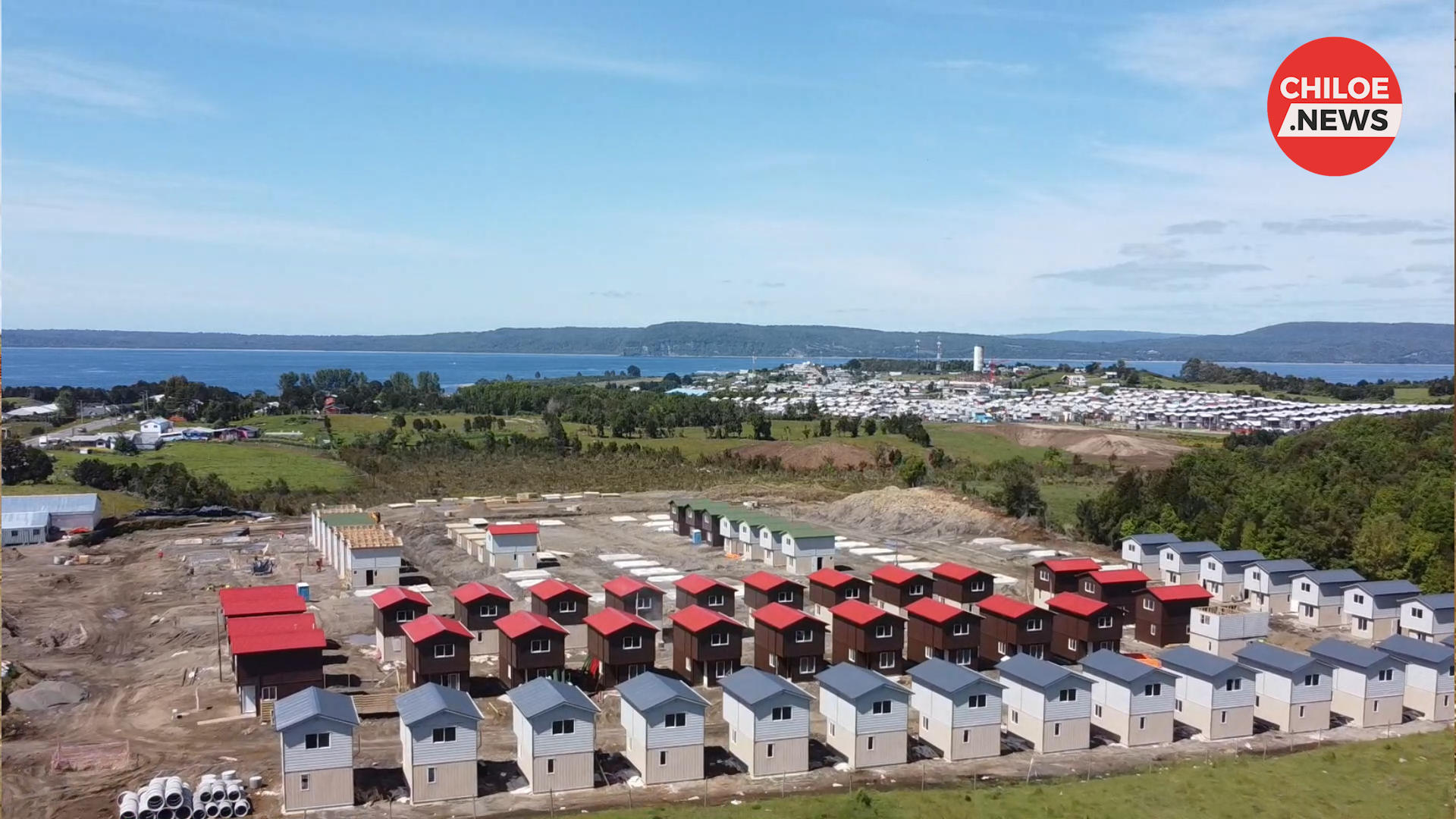 Lee más sobre el artículo 33% de avance de los trabajos de construcción de la Nueva Población para el Comité de Vivienda «Altos de Ñida» en Queilen, 154 familias se verán beneficiadas.