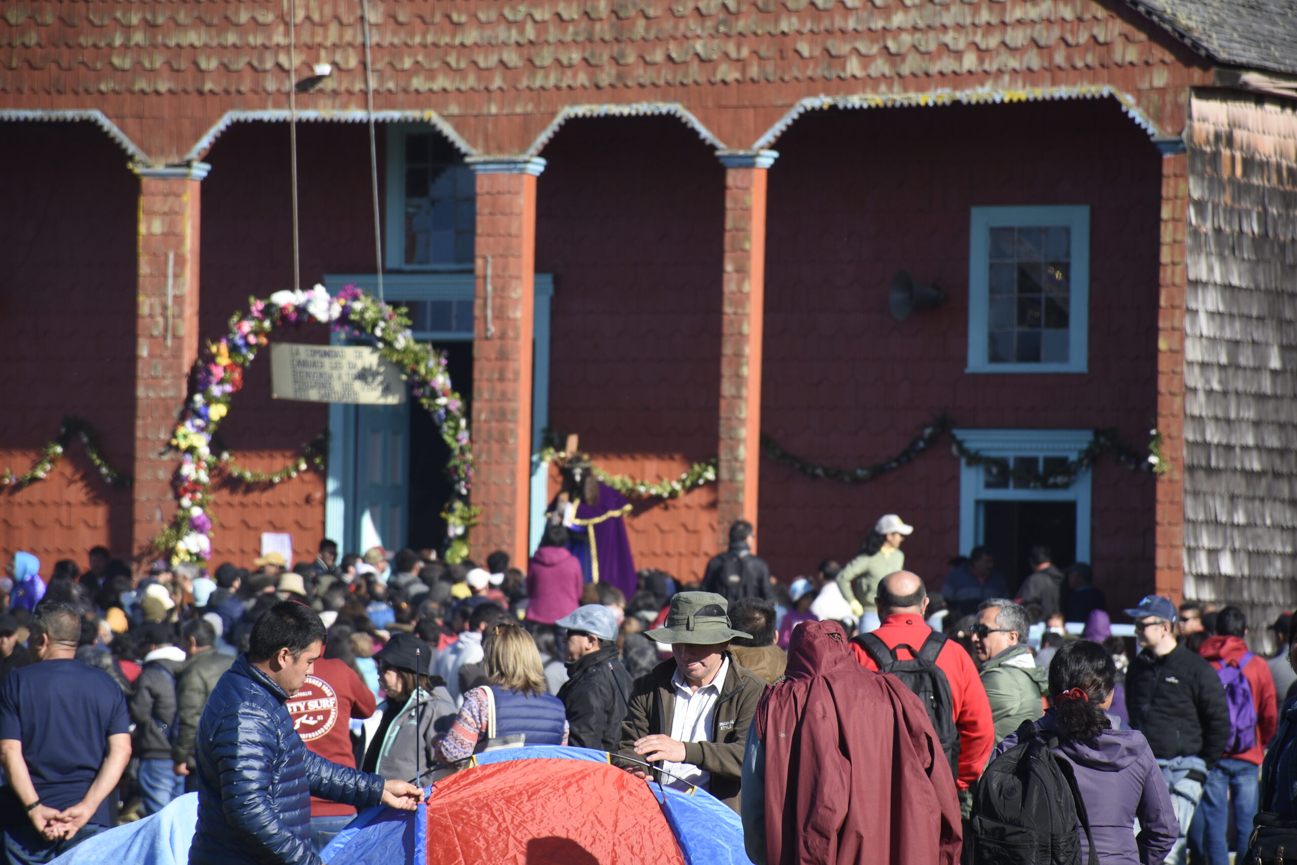 Lee más sobre el artículo Caguach celebró al Nazareno con una multitud de feligreses.