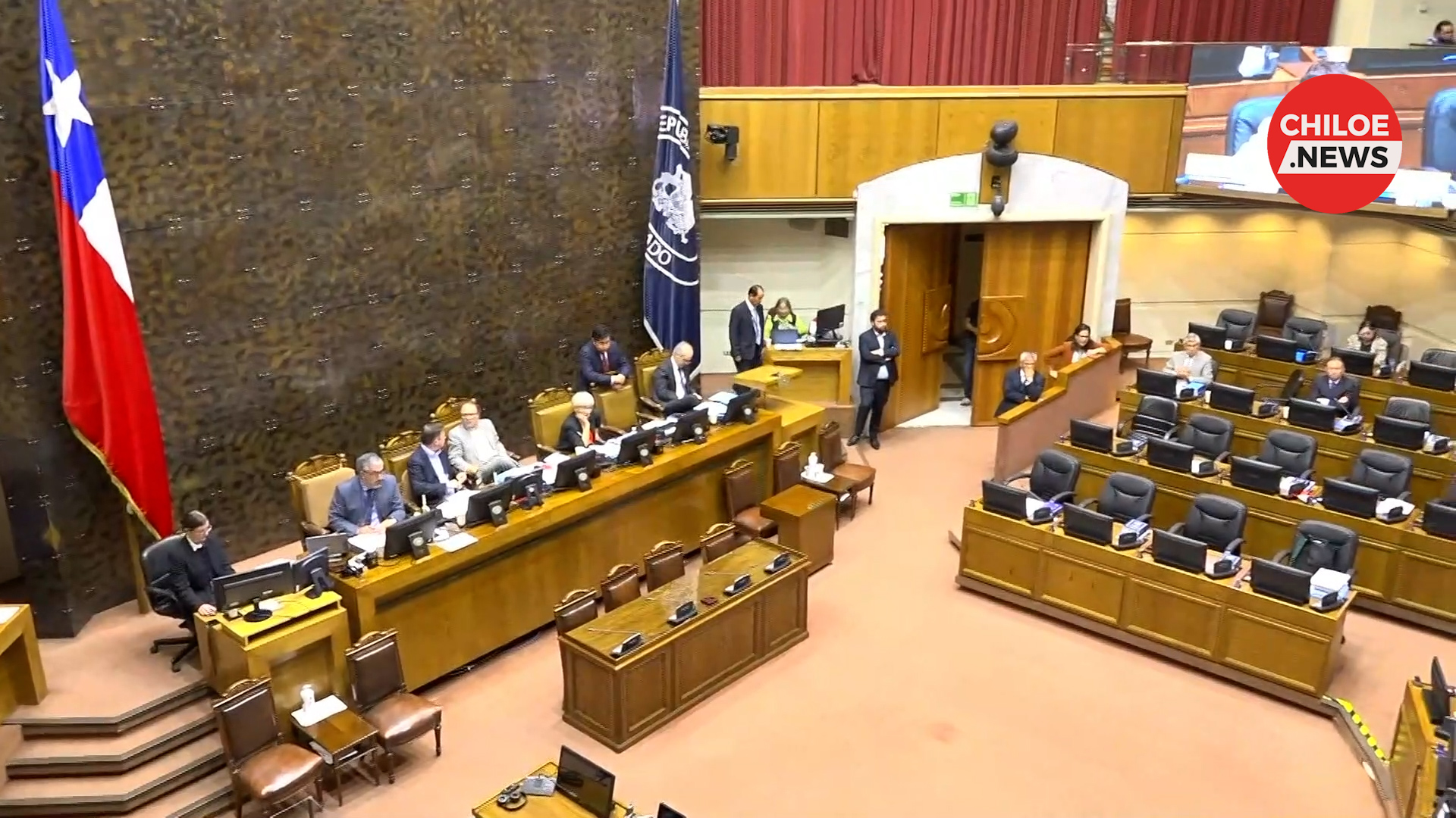 Lee más sobre el artículo Ángel Valencia logra los votos para ser ratificado como nuevo fiscal nacional