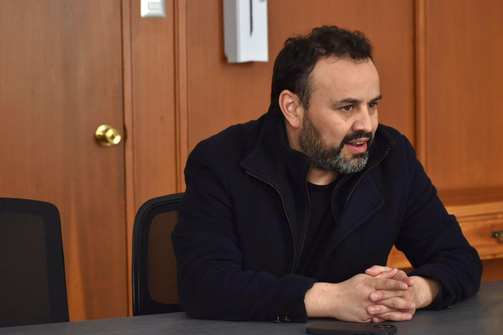 Lee más sobre el artículo <strong>Bernales anuncia proyecto de ley que obligue a los municipios a transparentar en qué gastan ingresos por los permisos de circulación</strong>