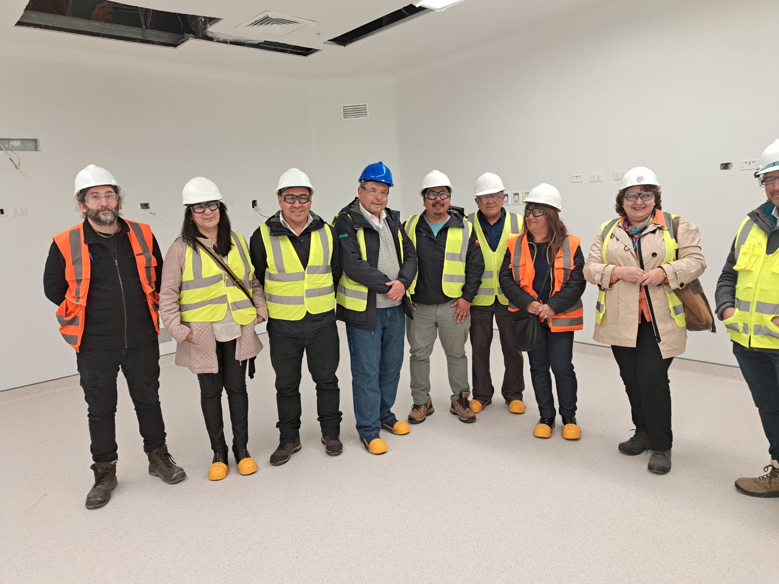 Lee más sobre el artículo Consejero Cárcamo celebra la adquisición de 12 sillones de quimioterapia para el nuevo hospital de Ancud