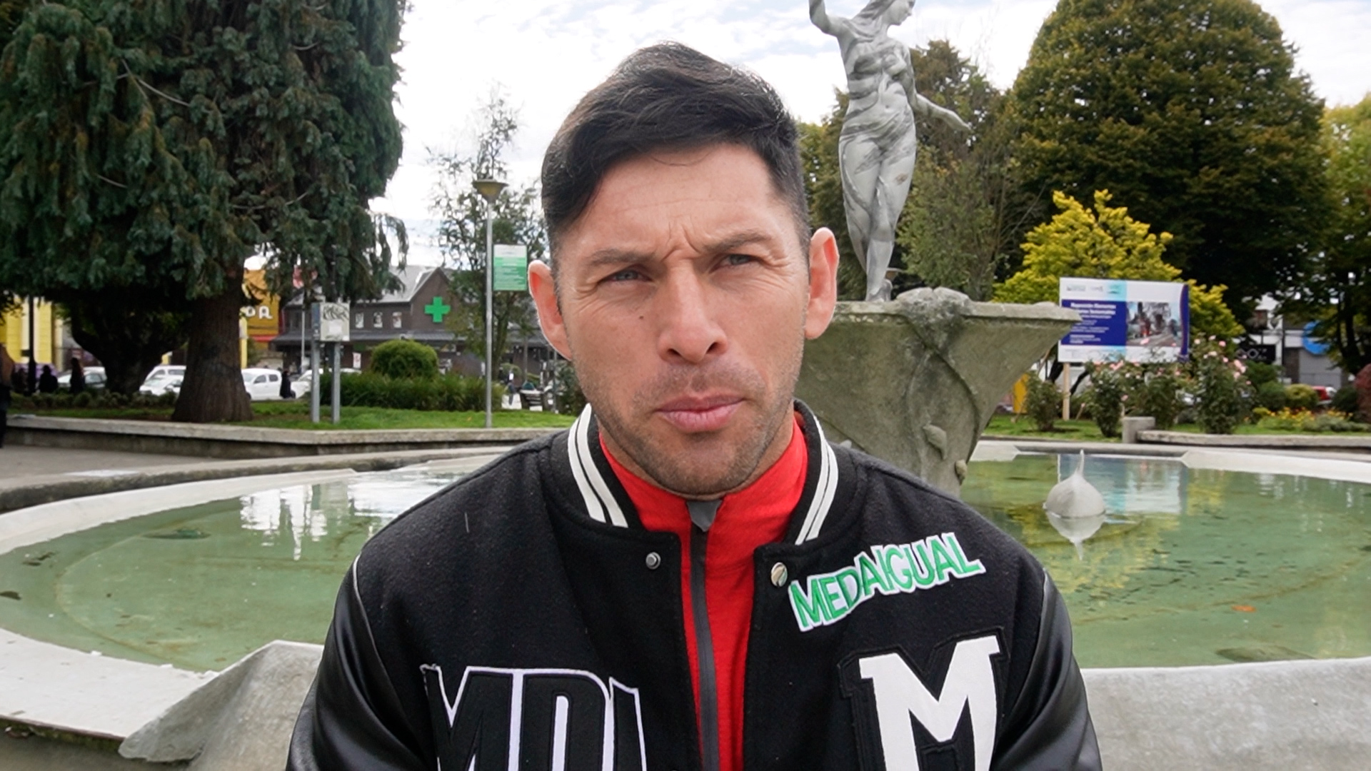 Lee más sobre el artículo Santiago «León» Cárdenas y su lucha por sacar adelante a adolescentes y jóvenes a través del deporte