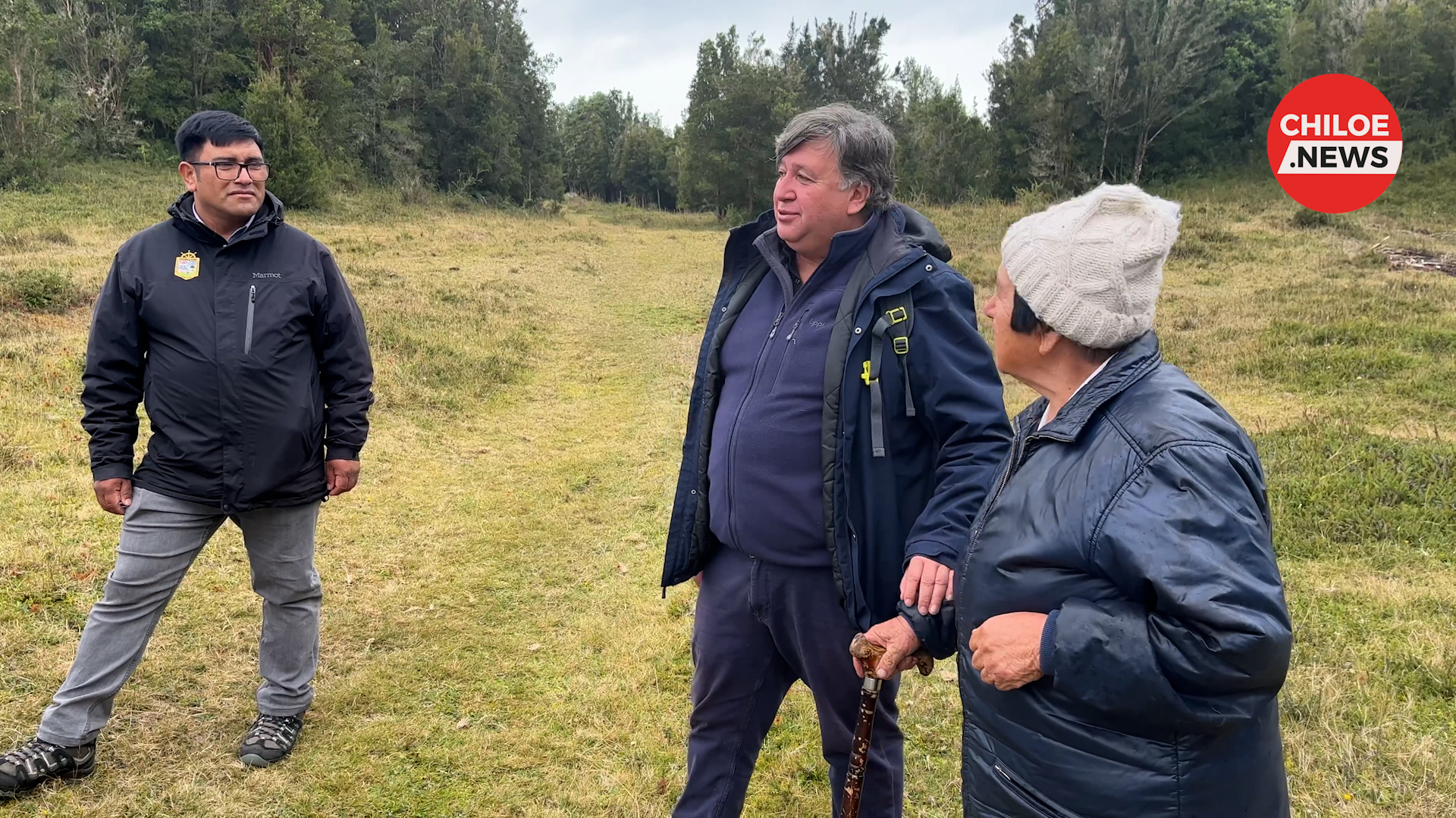 Lee más sobre el artículo Alcalde de Quellón lidera reunión clave para impulsar desarrollo en la Isla Coldita