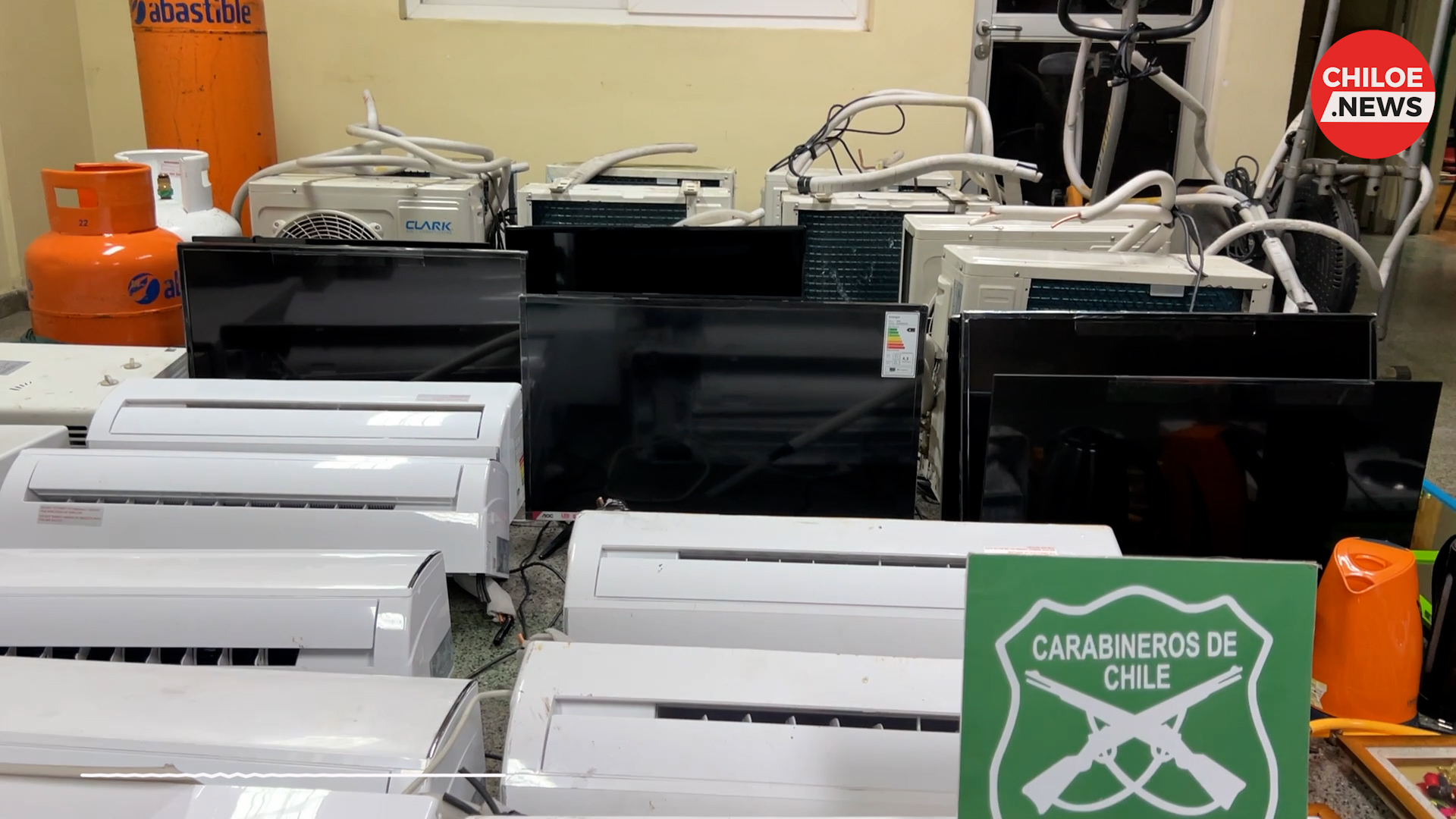 Lee más sobre el artículo Robo en cabañas de Quellón: autor confiesa y carabineros recuperan especies valoradas en 17 millones de pesos.