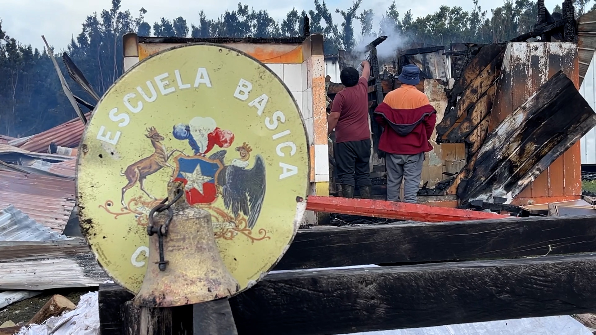 Lee más sobre el artículo Autoridades trabajan en solución provisoria y pronta reposición de escuela de Punta White en Isla Laitec