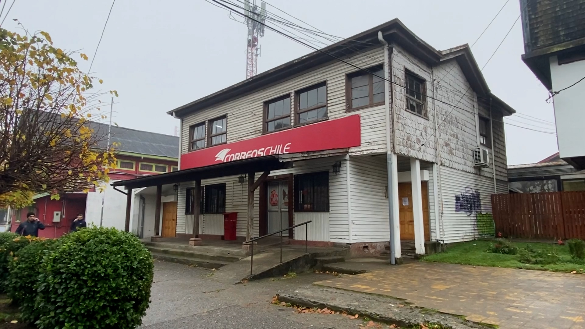 Lee más sobre el artículo Desconocidos roban dependencias de Correos de Chile en pleno centro de Castro