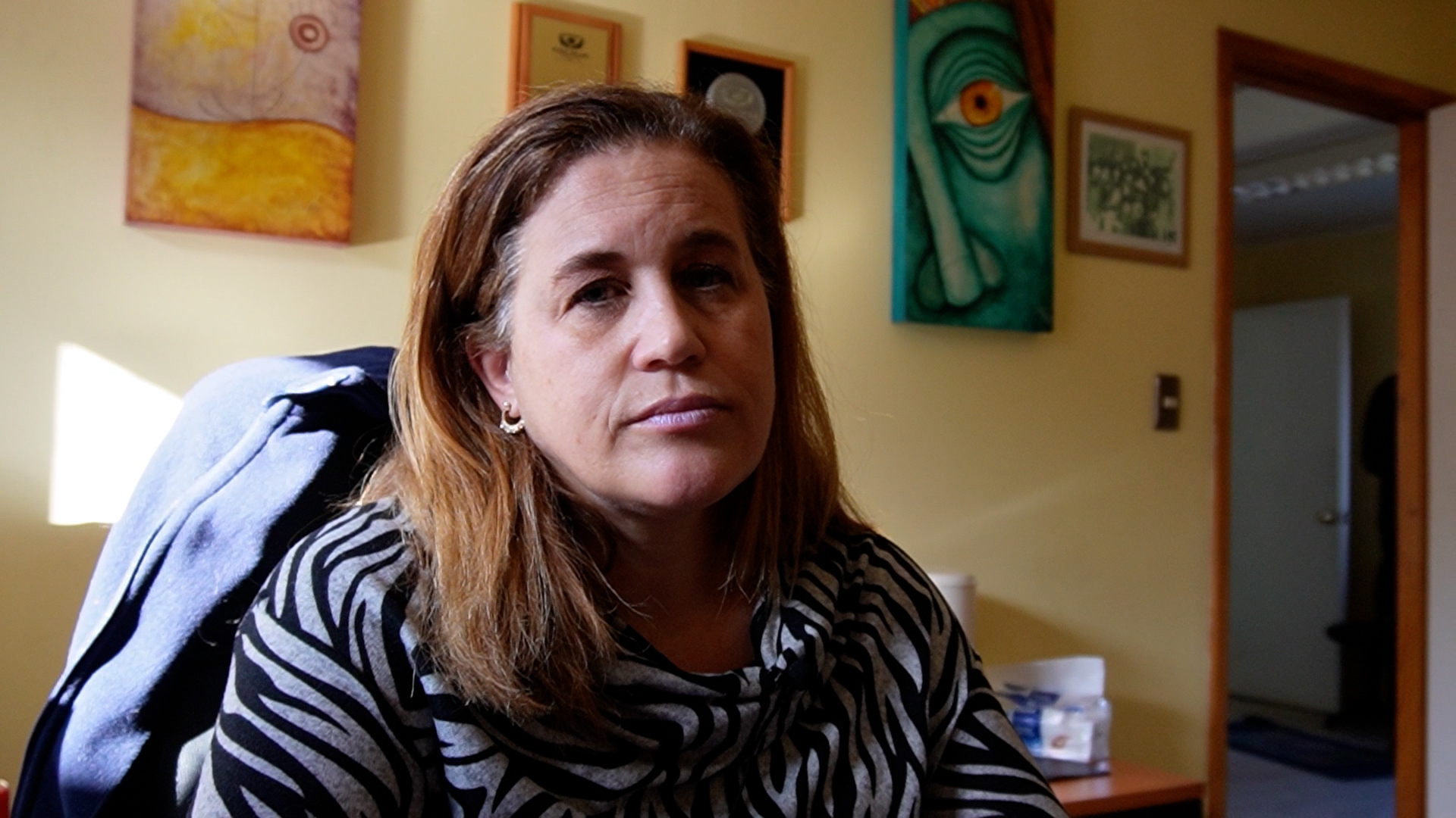 Lee más sobre el artículo Aumento de robos en lugar habitado, delitos sexuales y delitos de ley de drogas en Chiloé: Fiscal Regional visitó Castro, también se refirió al caso de la Corporación Municipal de Ancud.