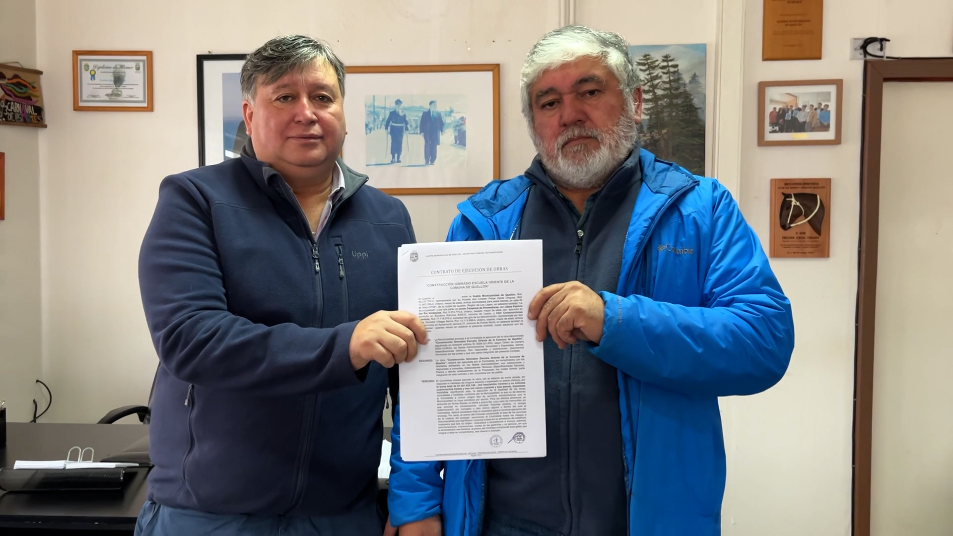 Lee más sobre el artículo Firman contratos de ejecución de proyectos de construcción de Gimnasio de Escuela Oriente y Posta de Yaldad