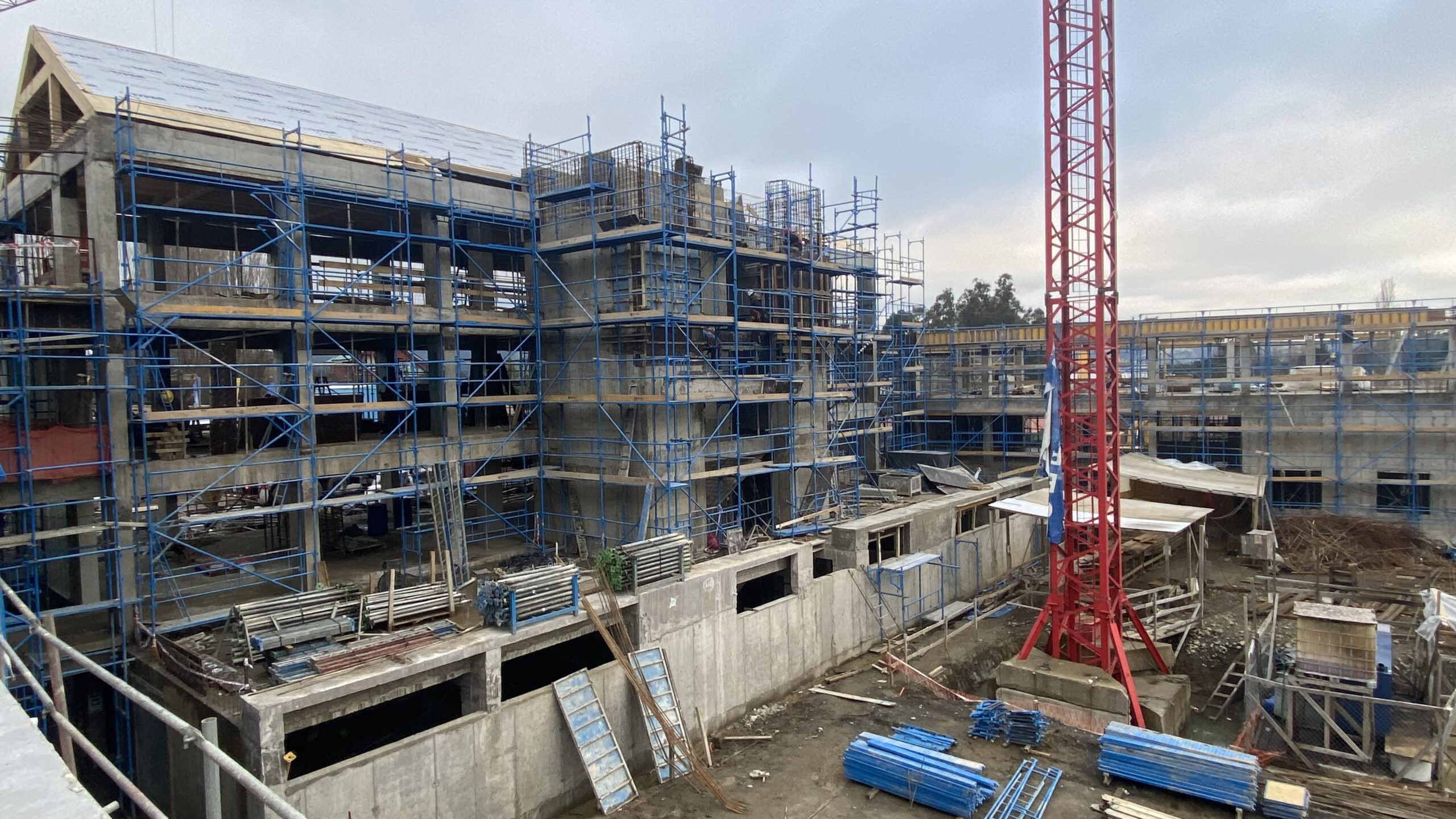 Lee más sobre el artículo 50% de avance de las obras del futuro Centro de Formación Técnica de la Universidad Católica del Norte ubicado en Nercón