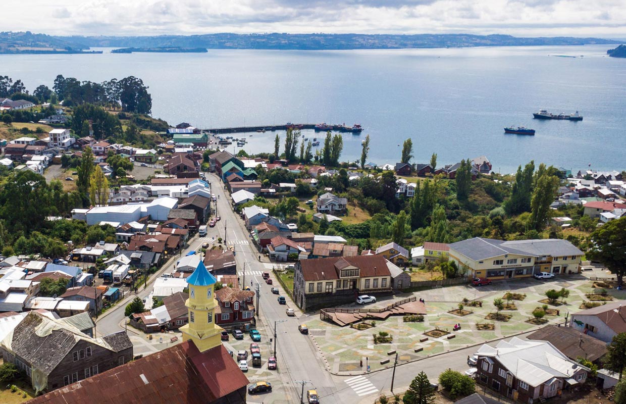 Lee más sobre el artículo Adolescente de 17 años es trasladado en riesgo vital a Hospital de Castro tras ser apuñalado en robo