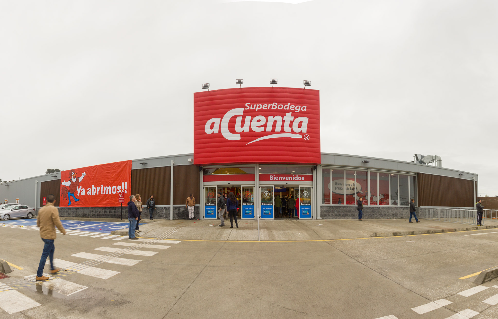 Lee más sobre el artículo Robo con violencia en supermercado Super Bodega aCuenta deja a un guardia con lesiones delincuentes fueron detenidos