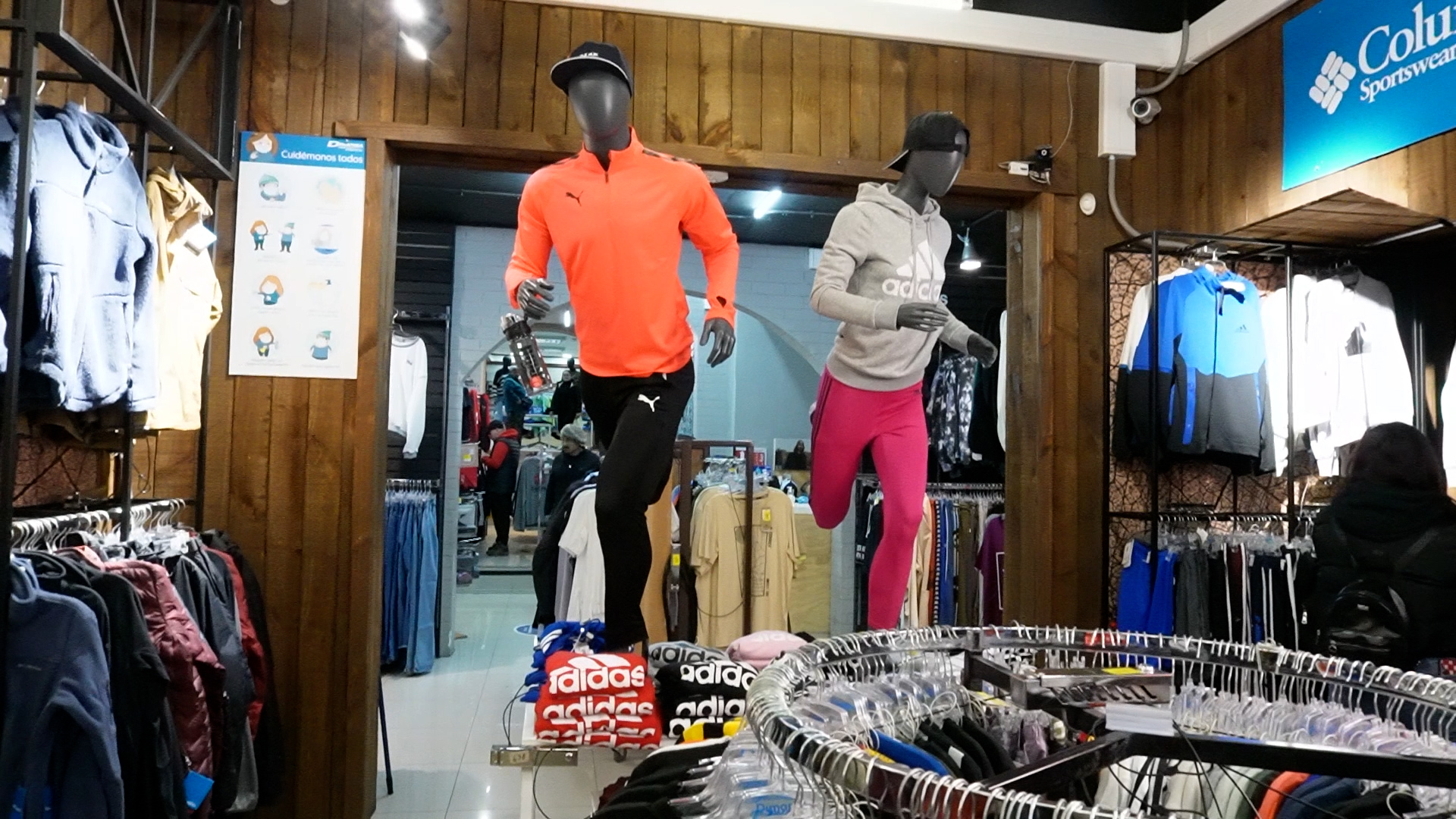 Lee más sobre el artículo La emblemática tienda DIMARSA de calle Blanco 250, ahora es OUTLET: Increíbles ofertas de hasta un 70% en las más reconocidas marcas del mercado.