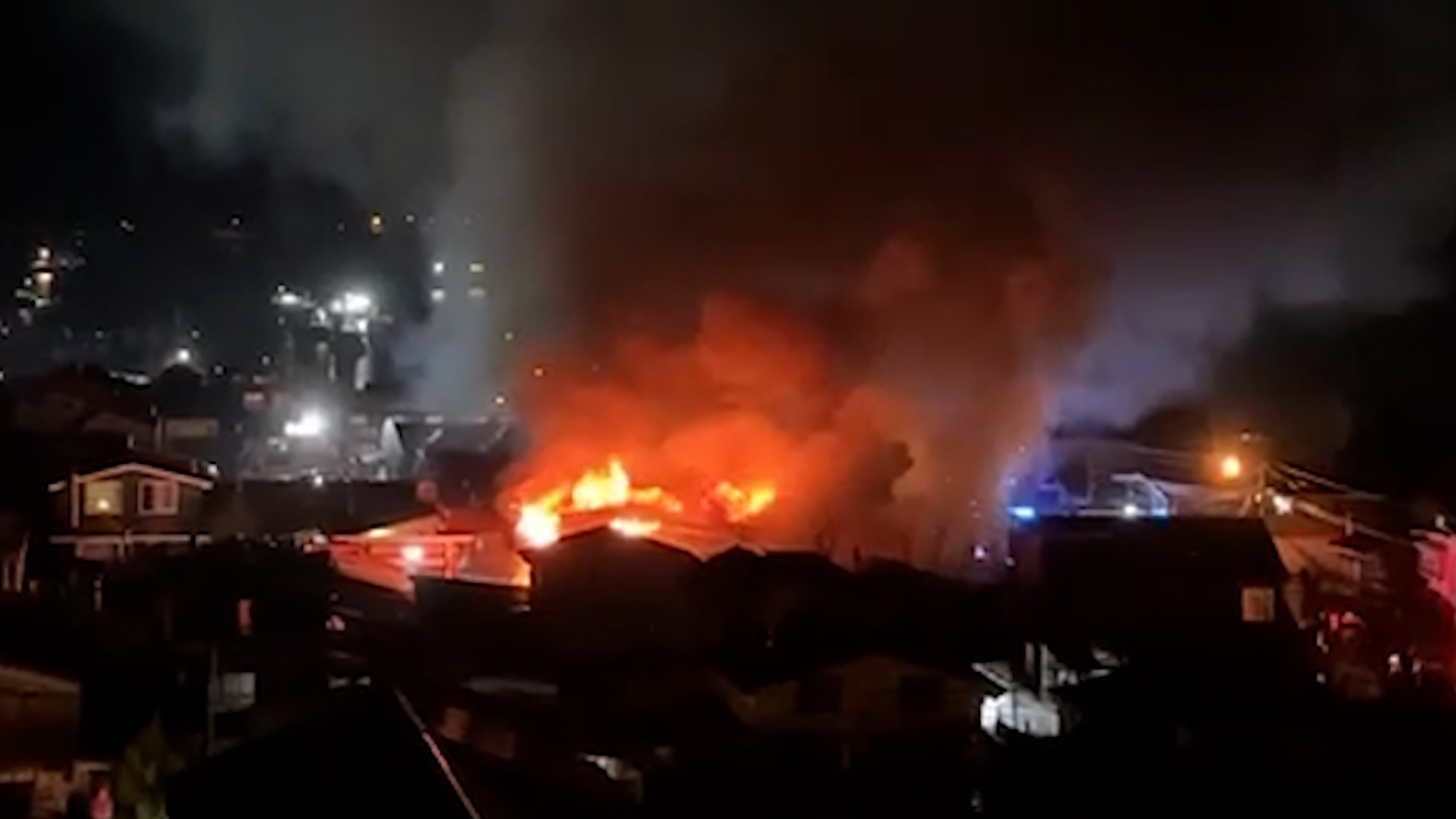 Lee más sobre el artículo Trágico incendio en Quellón: Fallece fundador de la segunda compañía de bomberos y su esposa