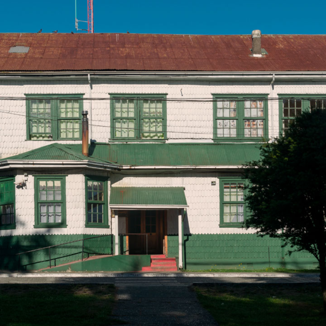 Lee más sobre el artículo Modifican decreto de Monumento Nacional y declaran como Sitio de Memoria a la Primera Comisaría de Ancud