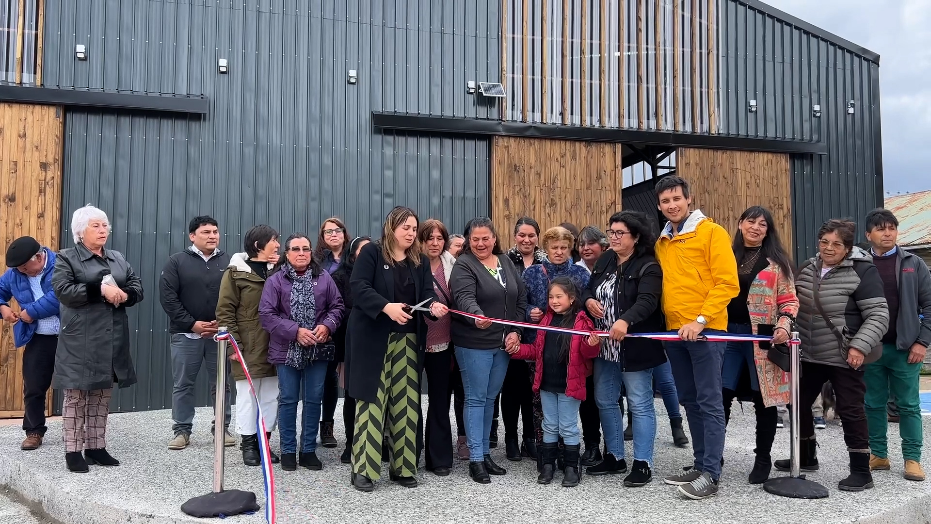 Lee más sobre el artículo Curaco de Vélez tiene nueva Feria Municipal: La ceremonia de inauguración se realizó en el día de la artesana y el artesano.