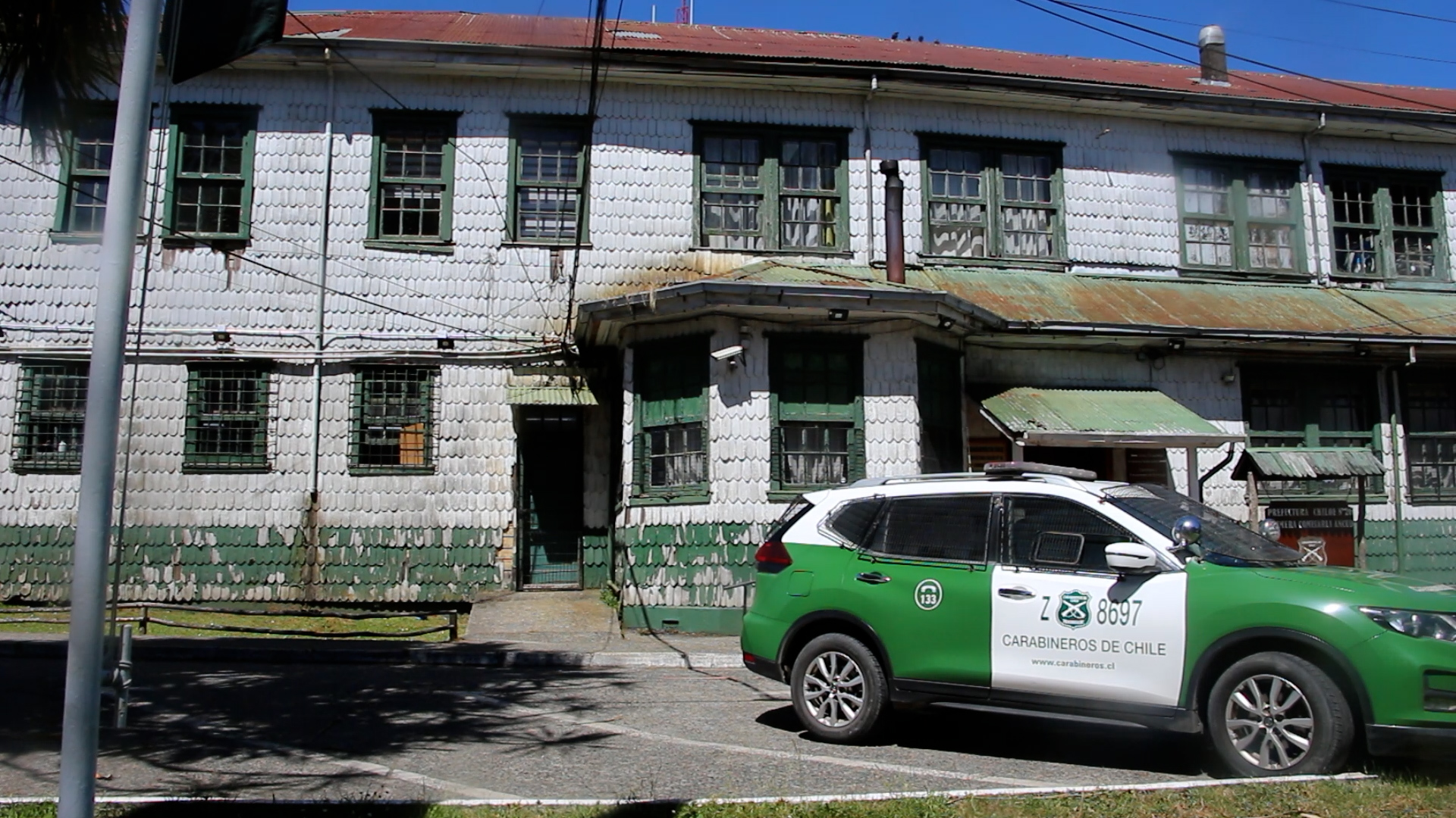 Lee más sobre el artículo Sujeto es detenido durante hecho delictual en Ancud: Policía investiga eventual vinculación con millonario robo en céntrico local en vísperas de navidad