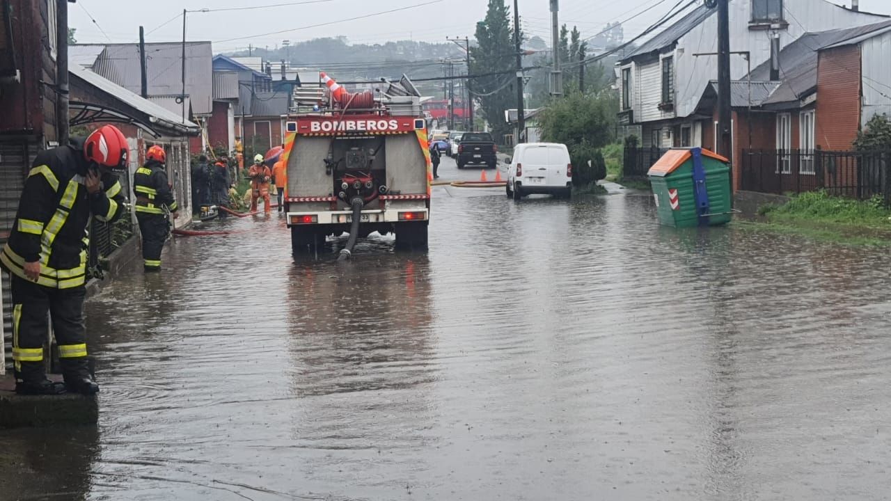 Lee más sobre el artículo Evento Meteorológico afecta Chiloé: SENAPRED Declaró Alerta Amarilla en Quellón