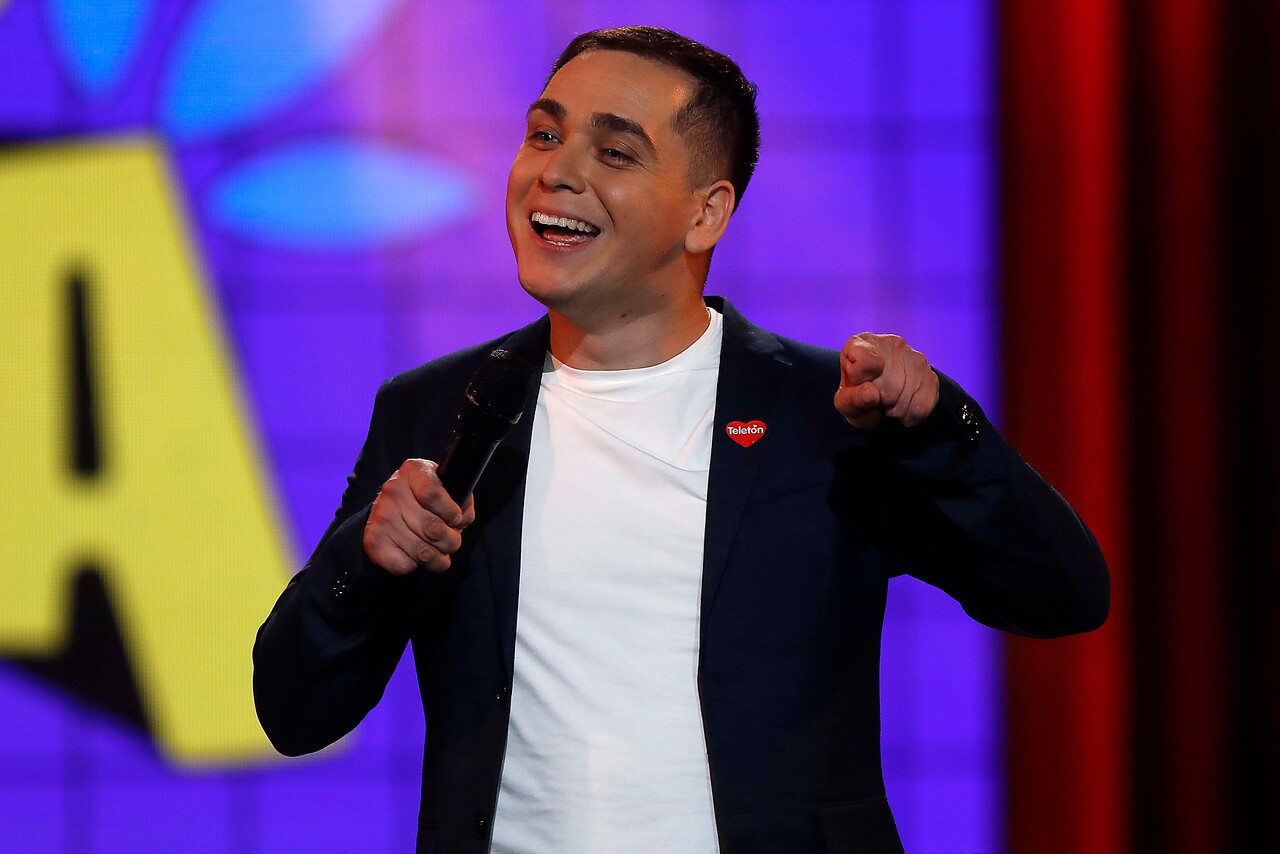 Lee más sobre el artículo Comediante Lucho Miranda confirmado para Viña 2024 revela polémica anécdota en Castro
