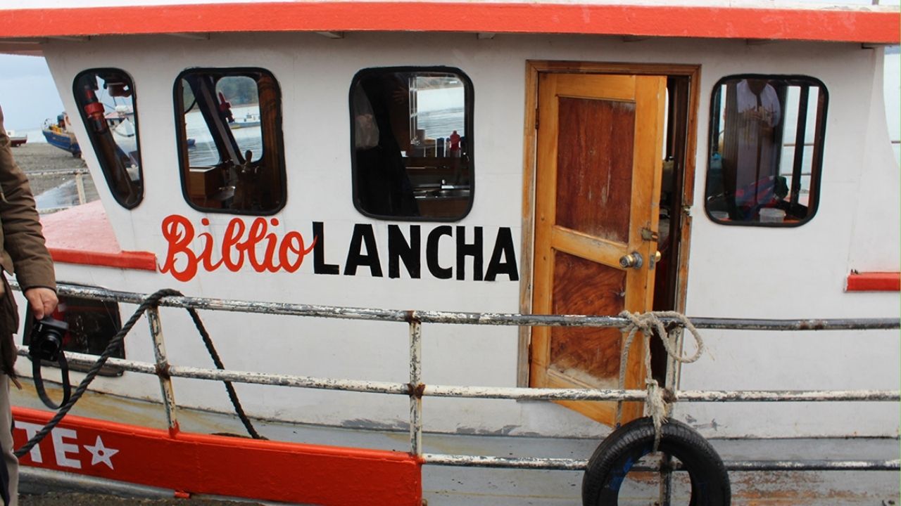Lee más sobre el artículo Bibliolancha en Peligro: Proyecto globalmente reconocido quedó sin financiamiento para 2024