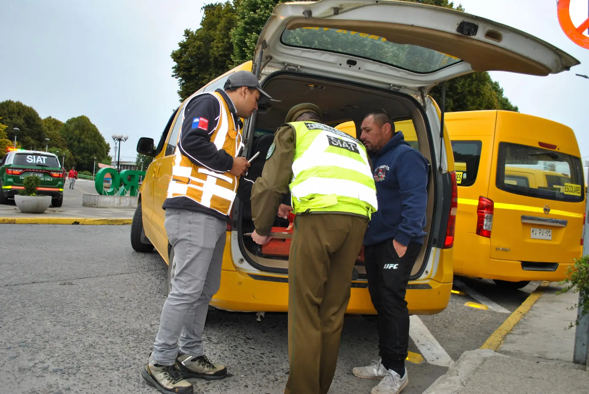 Lee más sobre el artículo Más de 30 vehículos de transporte escolar fiscalizados en Chiloé para garantizar la seguridad