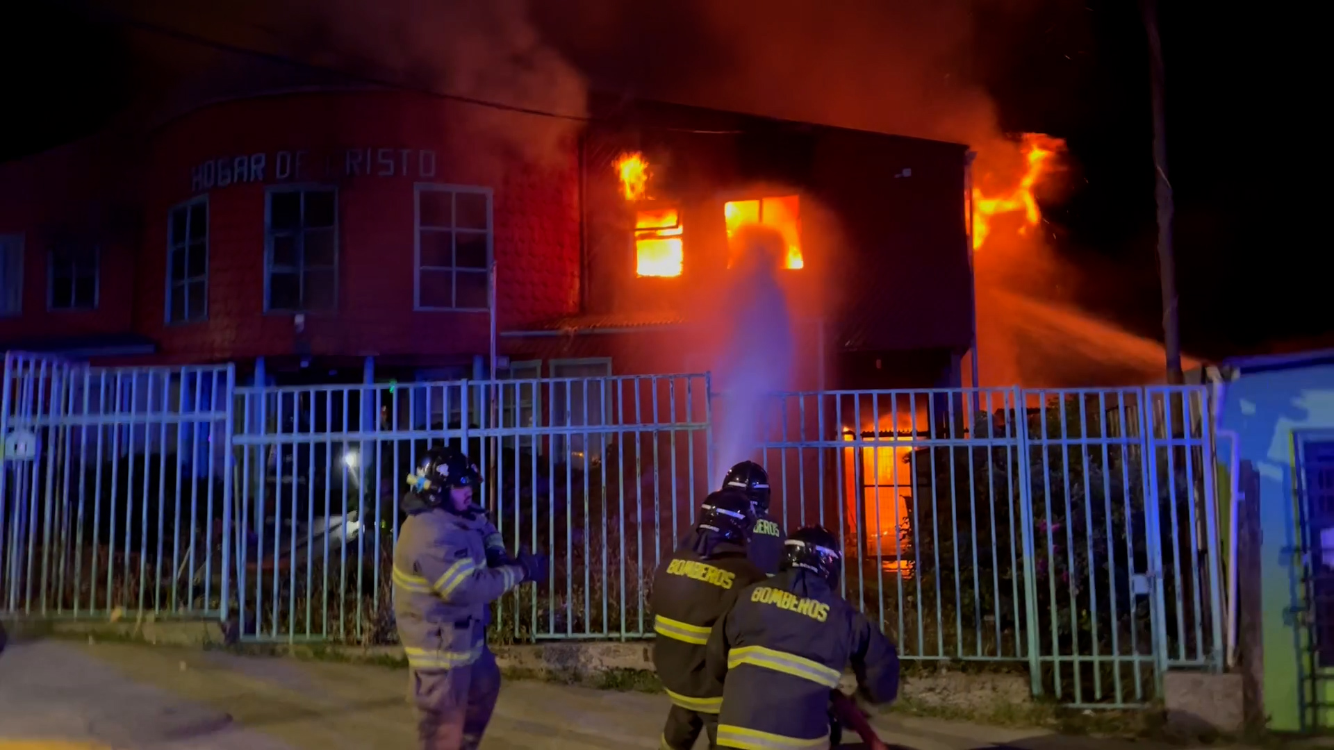 Lee más sobre el artículo Incendio destruyó casi por completo hospedería del Hogar de Cristo en Castro