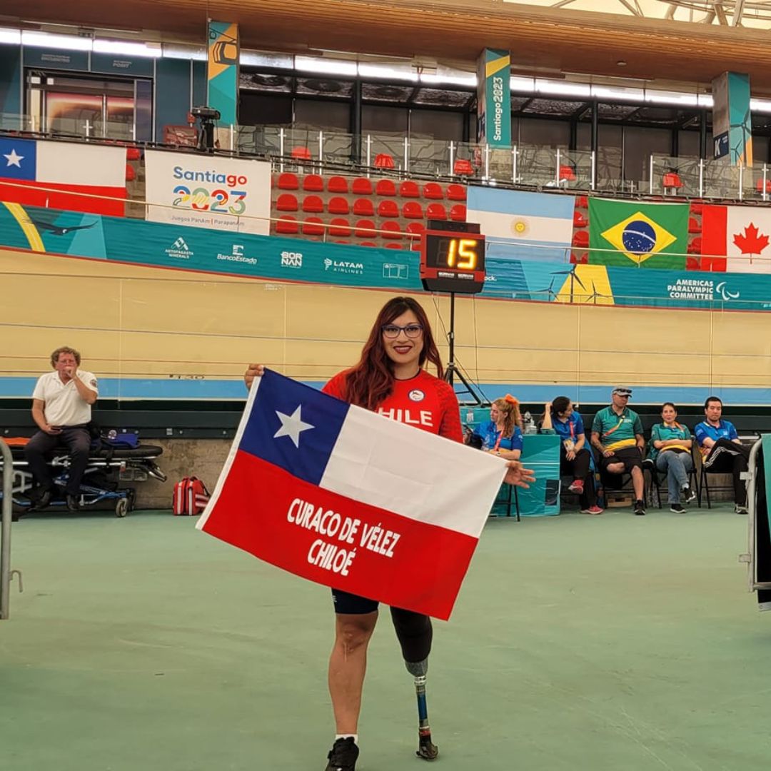 Lee más sobre el artículo Multan a ciclista paralímpica chilota por uso de estacionamiento para discapacitados
