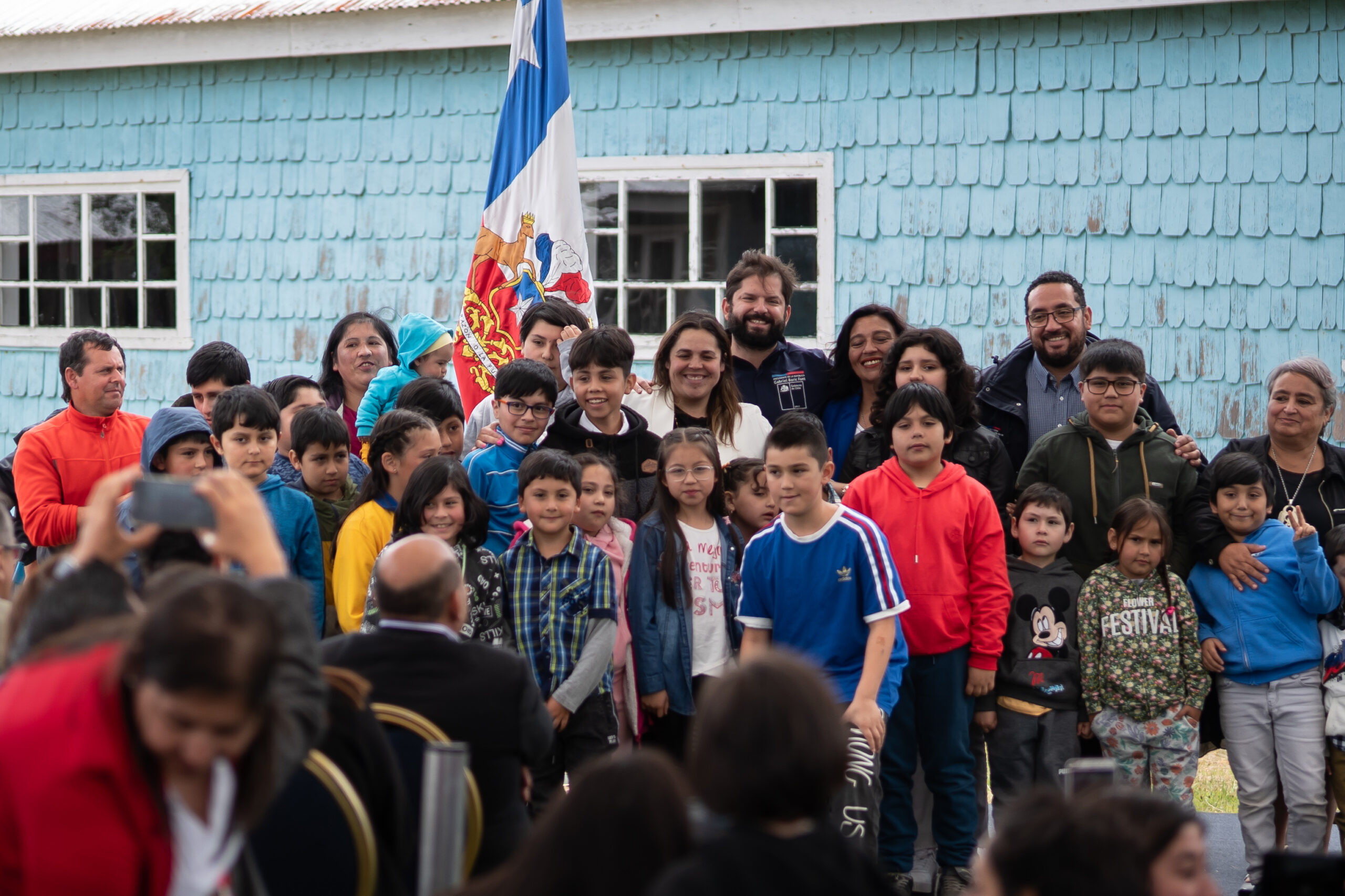 Lee más sobre el artículo #BoricEnChiloé: En su última actividad el Presidente de la República dio inicio a las obras de mejoramiento de la escuela Huyar Alto en Curaco de Vélez