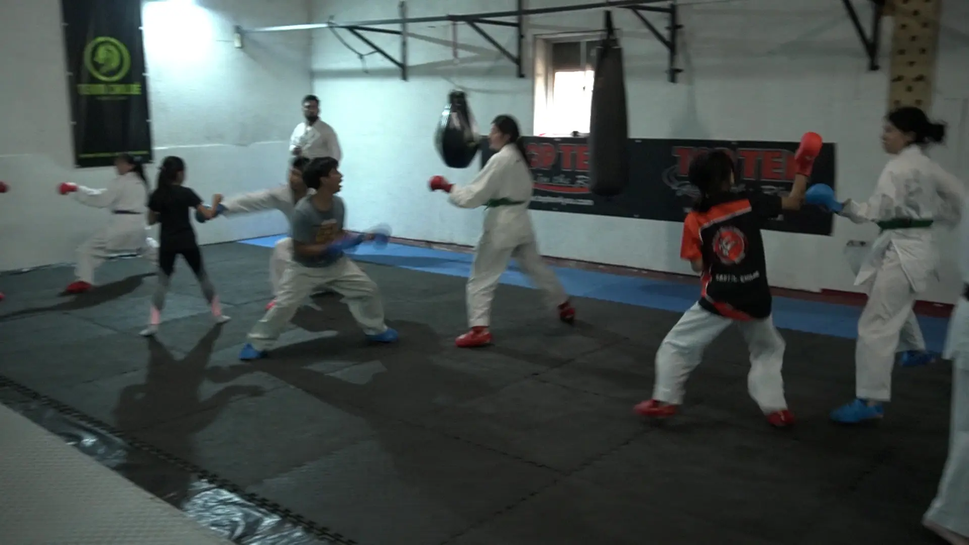 Lee más sobre el artículo Realizan clase inaugural de la Academia «Team Chiloé Karate WKF»: Un nuevo horizonte en el deporte competitivo
