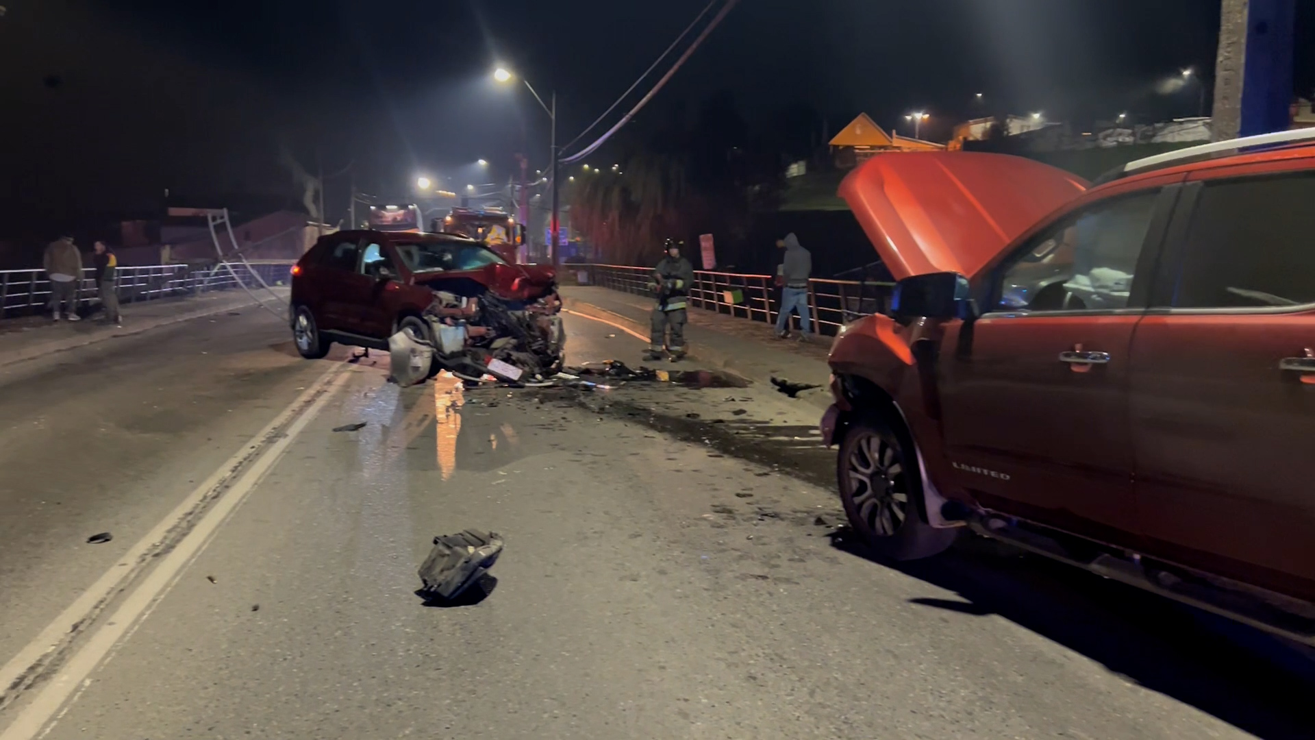 Lee más sobre el artículo Chofer ebrio habría ocasionado colisión triple de esta madrugada en turístico sector de la capital chilota.